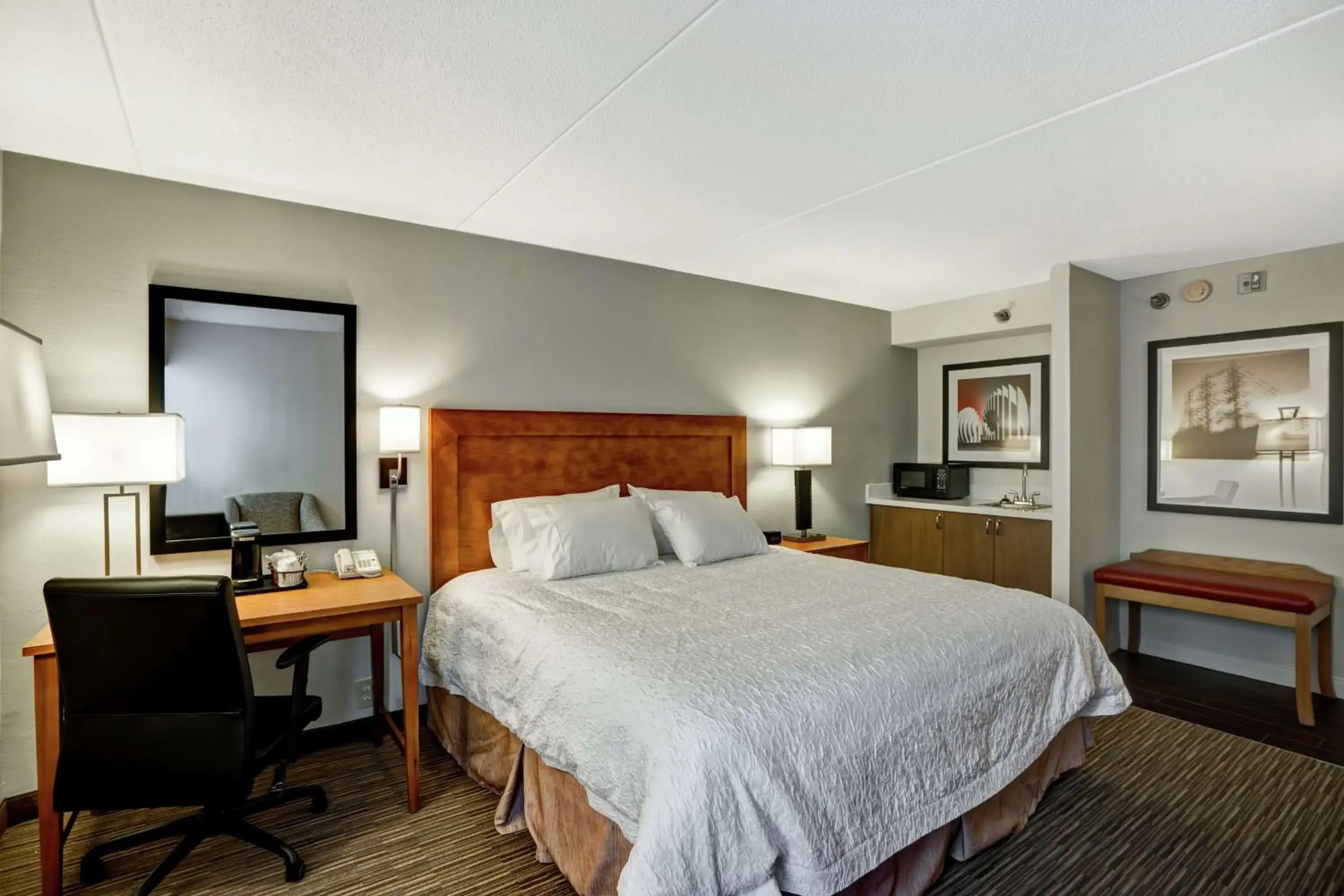 Bedroom, Bed in Hampton Inn Norfolk-Naval Base Bedroom, Bed in Hampton Inn Norfolk-Naval Base