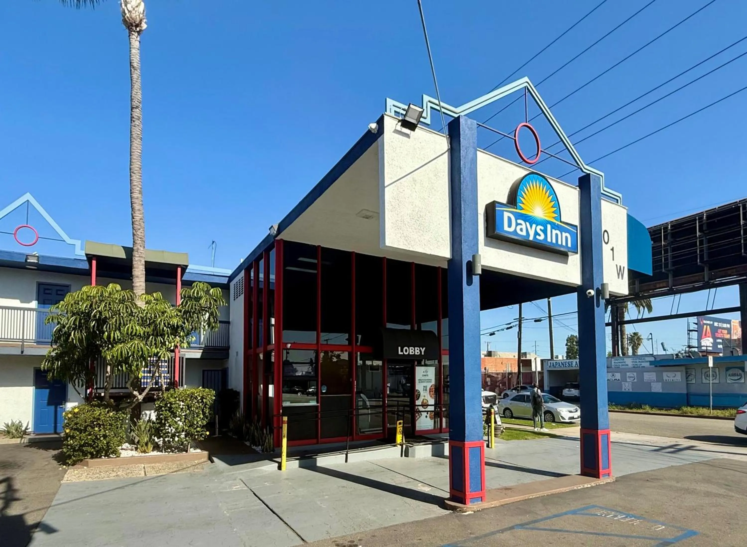 Facade/entrance in Days Inn by Wyndham Los Angeles LAX Airport Stadium Area