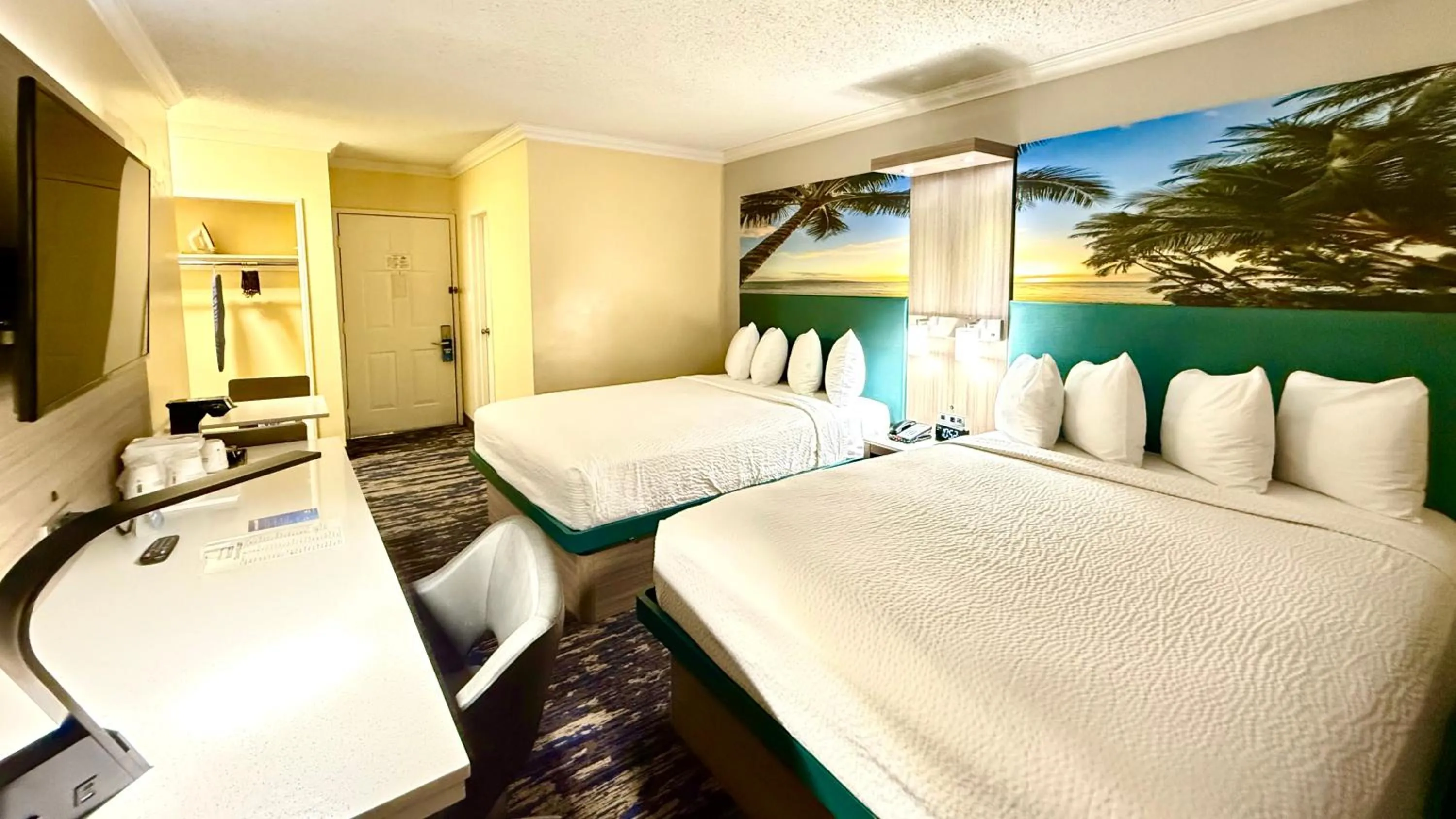 Bed in Days Inn by Wyndham Los Angeles Stadium Area LAX