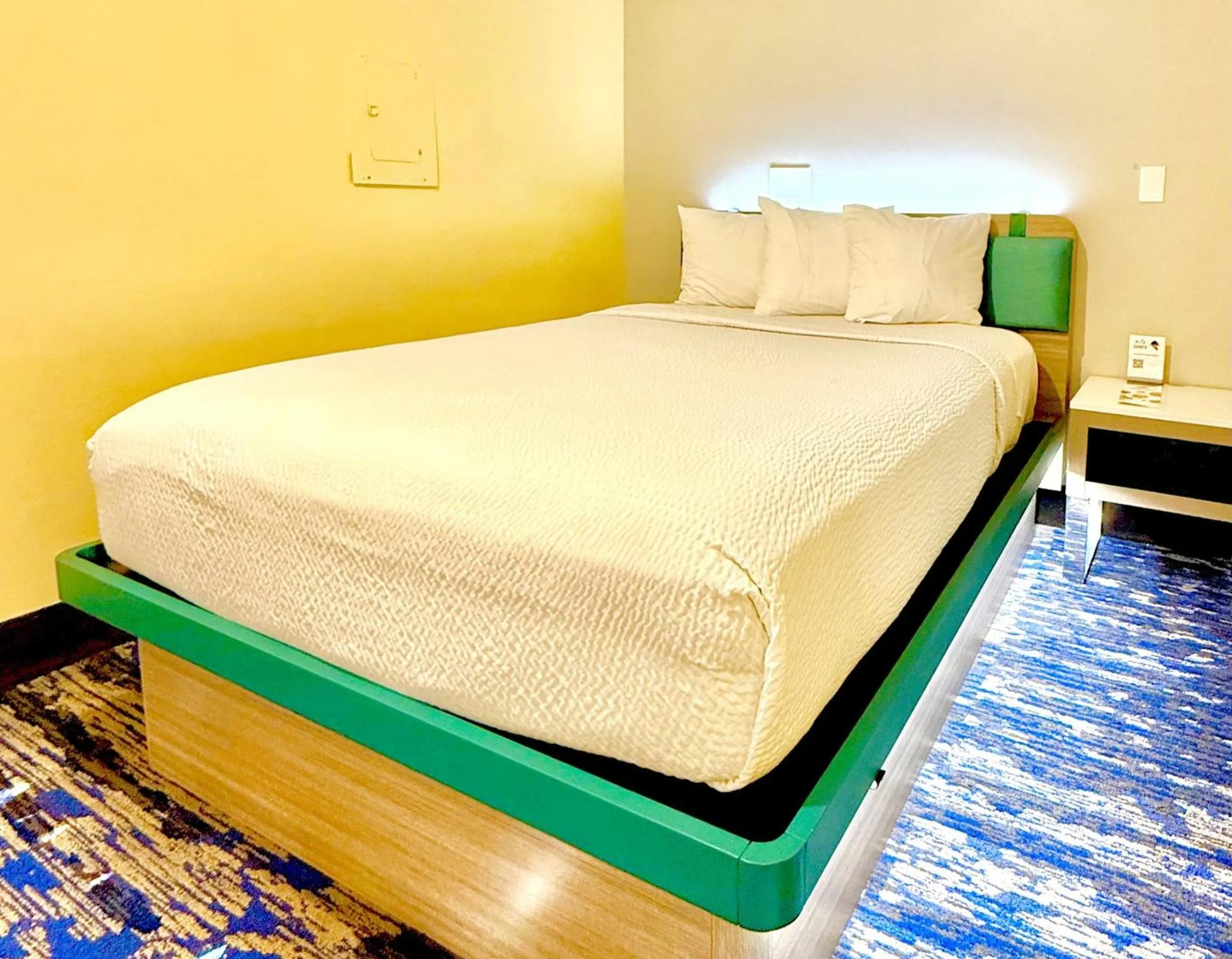 Bed in Days Inn by Wyndham Los Angeles Stadium Area LAX