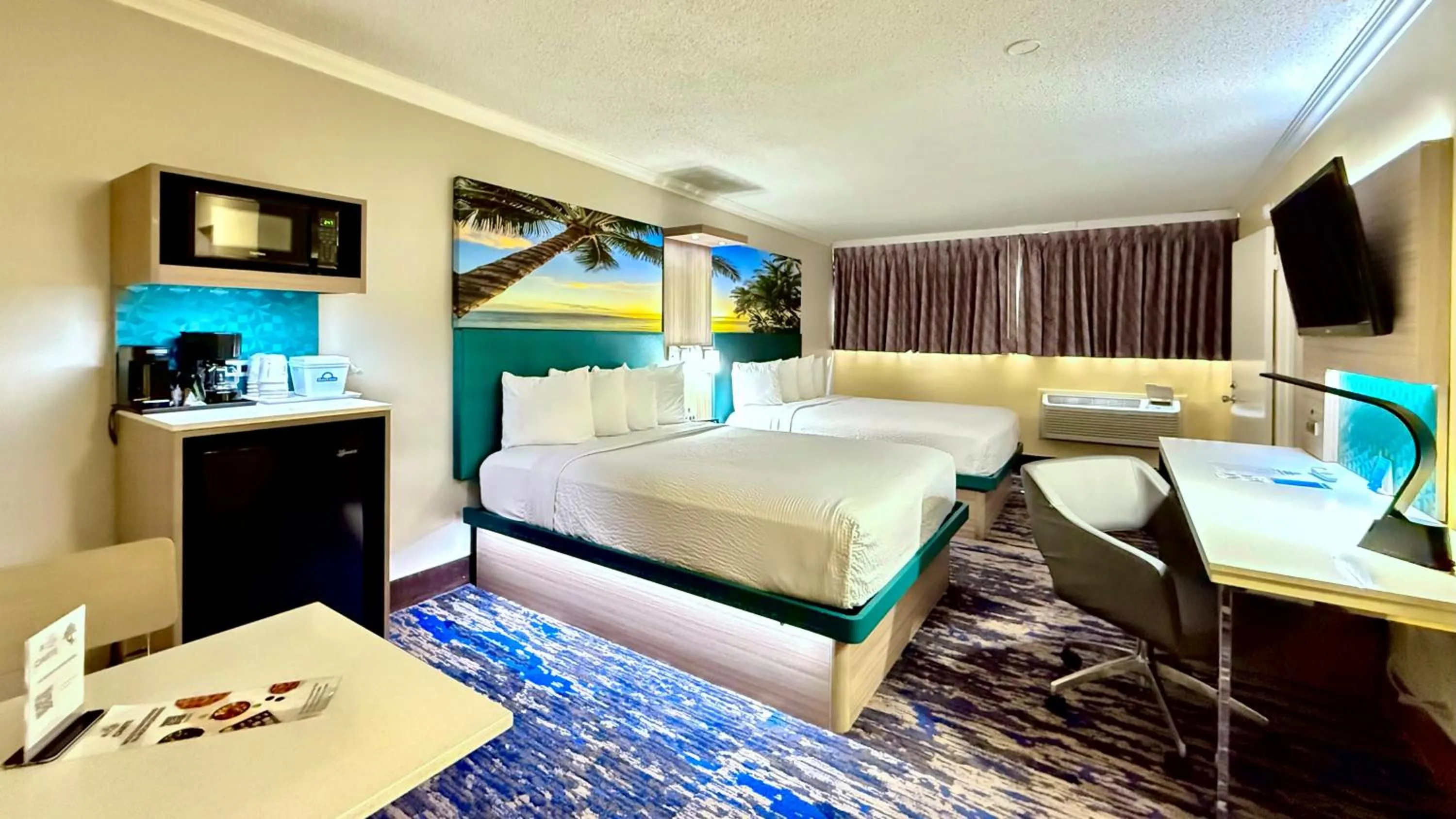 Bed in Days Inn by Wyndham Los Angeles LAX Airport Stadium Area