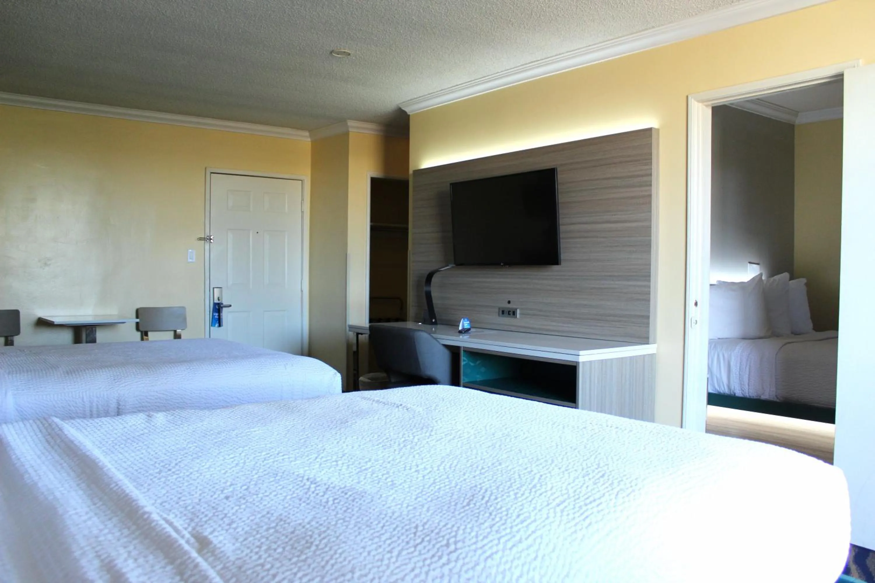 Bed in Days Inn by Wyndham Los Angeles Stadium Area LAX