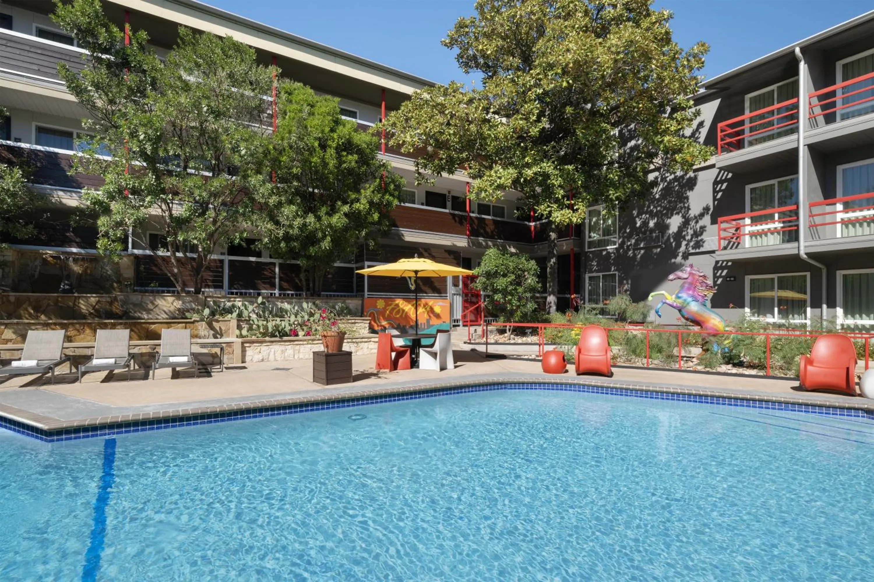 Pool view in Aiden Austin City Hotel