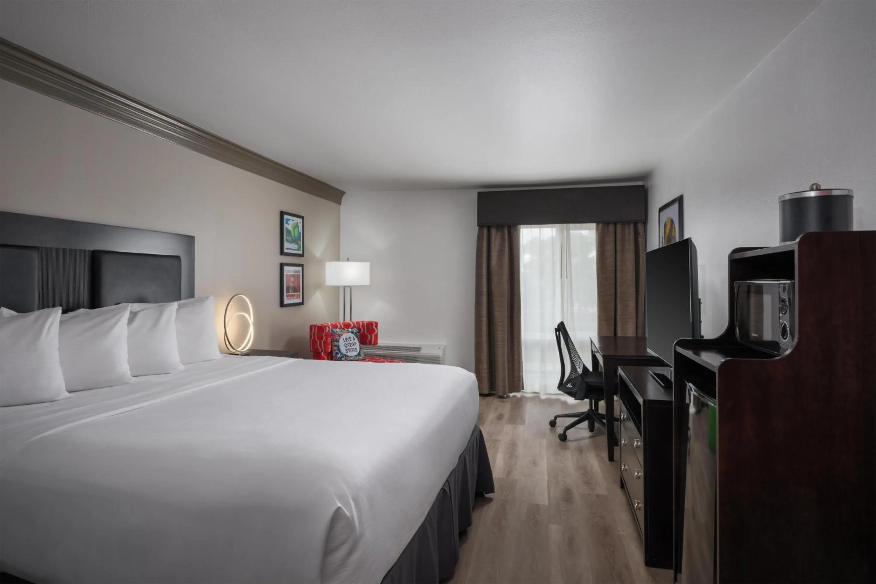 Bedroom, Bed in Aiden Austin City Hotel