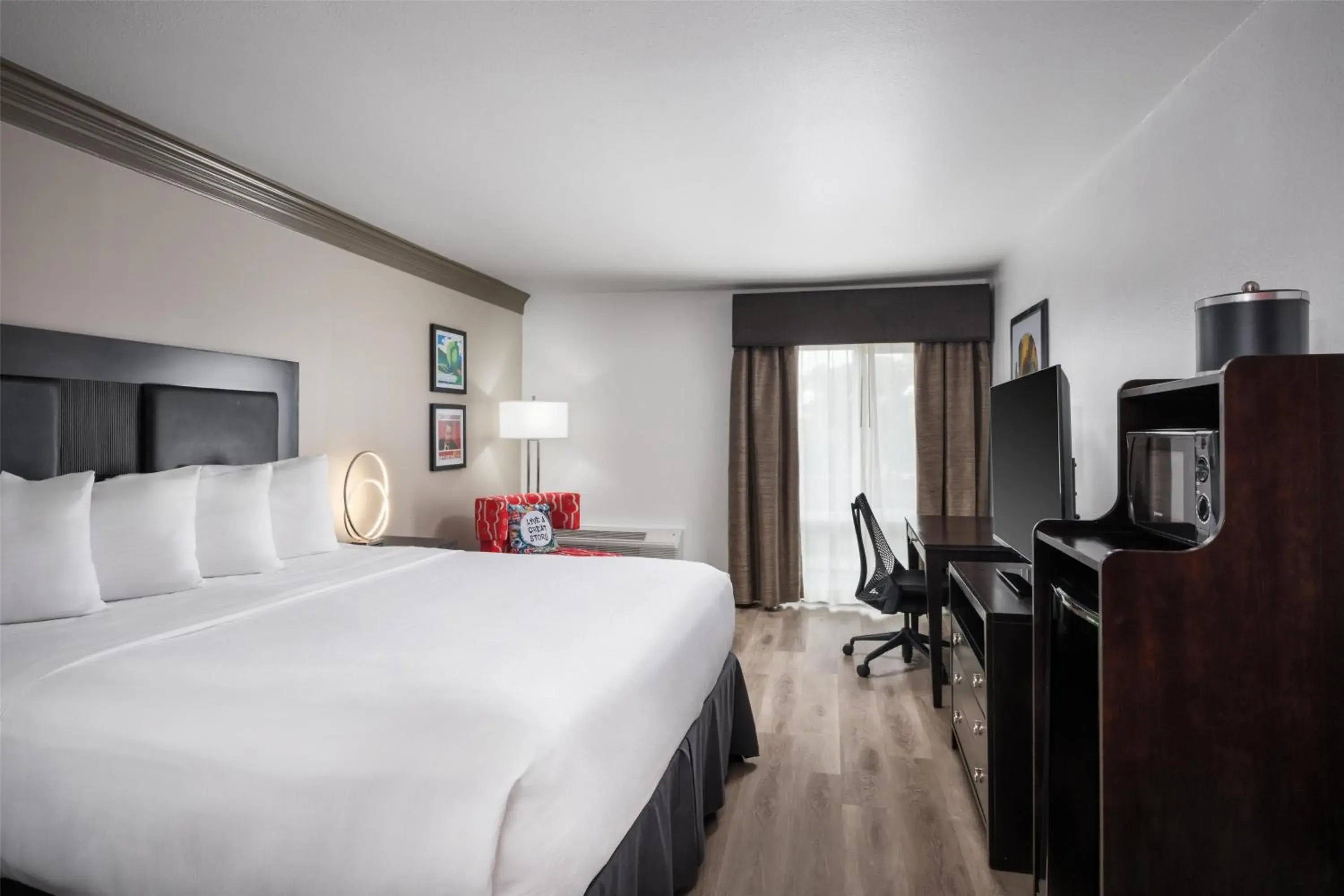 King Room - Non-Smoking in Aiden Austin City Hotel King Room - Non-Smoking in Aiden Austin City Hotel