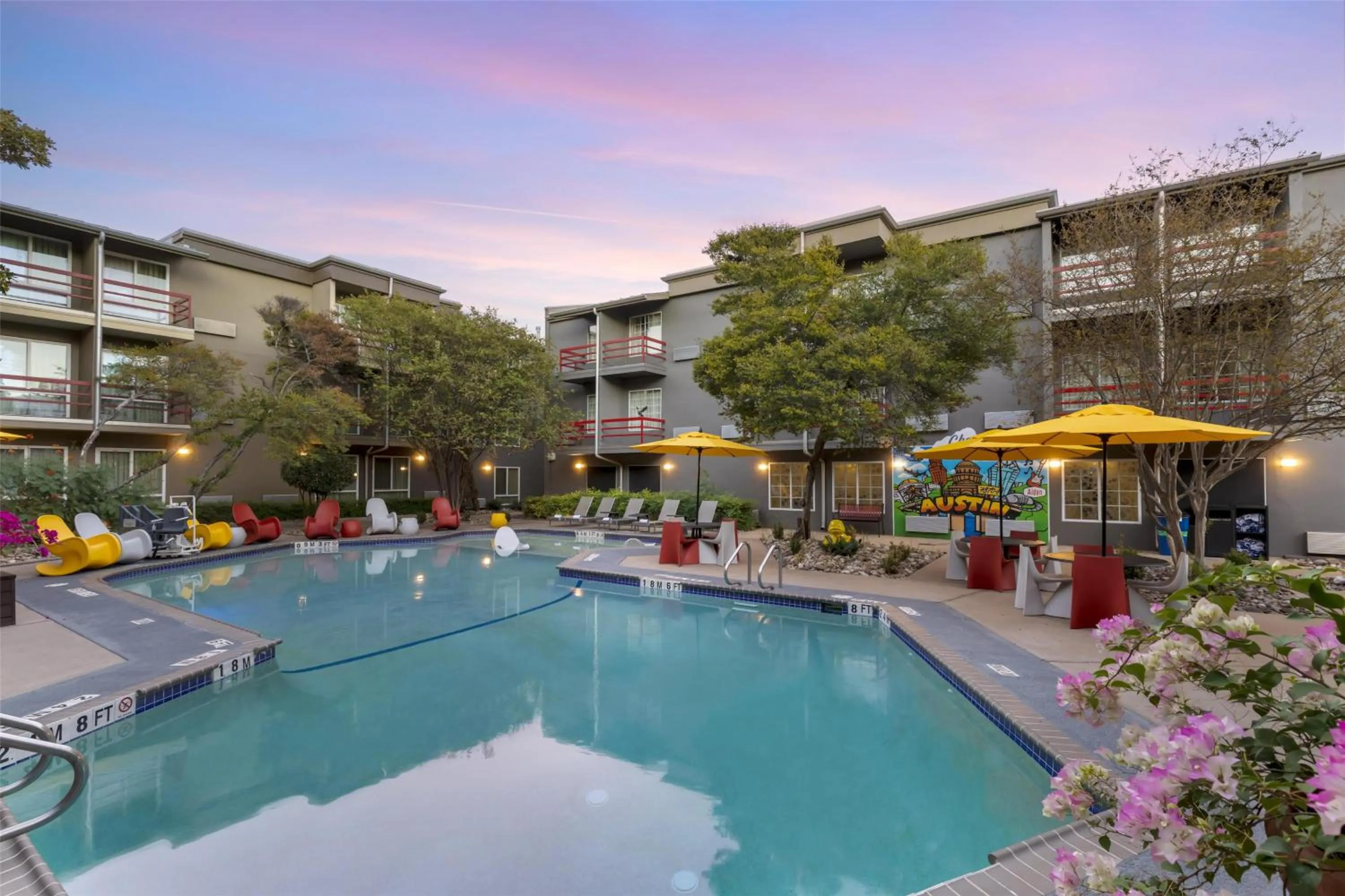Pool view in Aiden Austin City Hotel