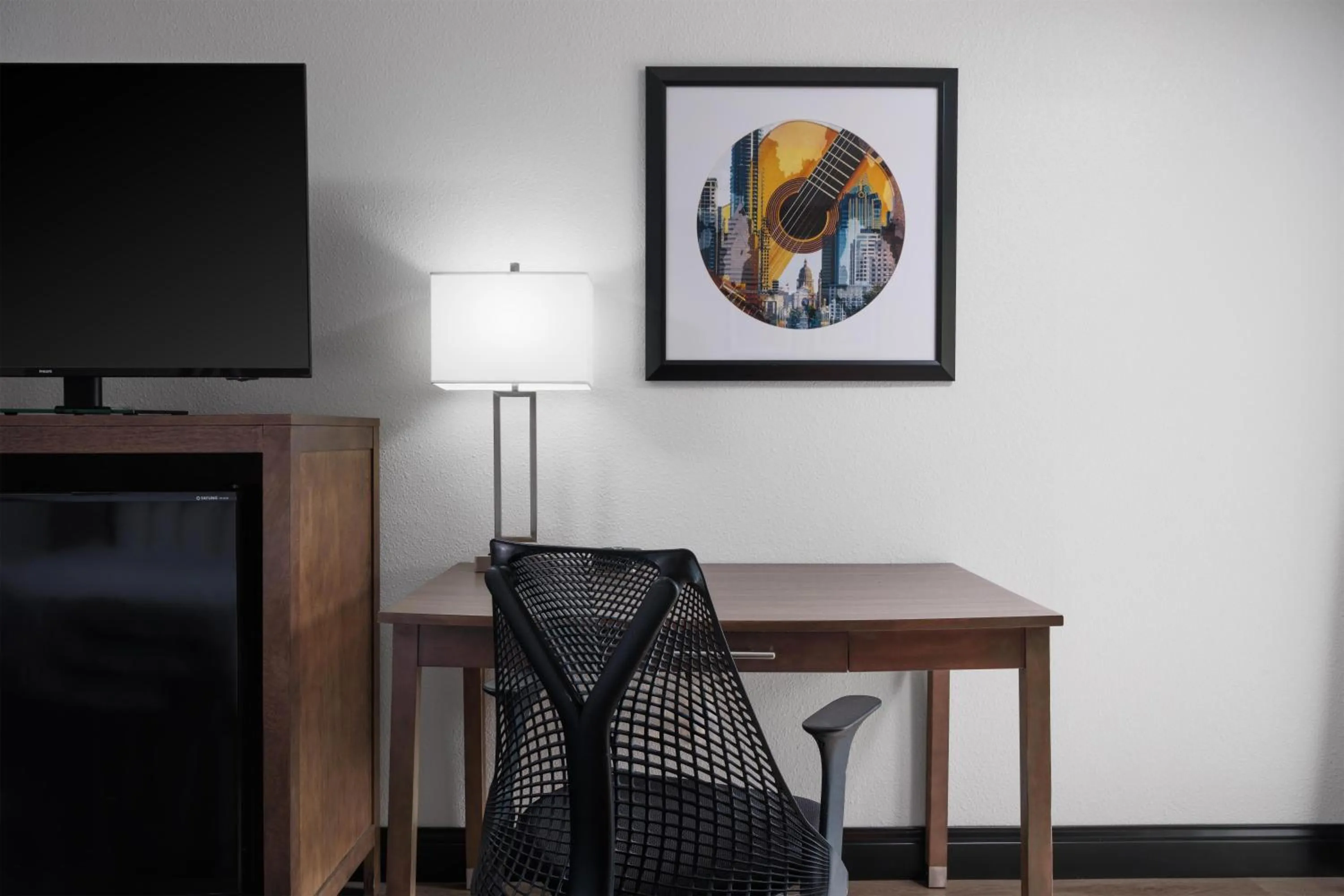 Bedroom in Aiden Austin City Hotel