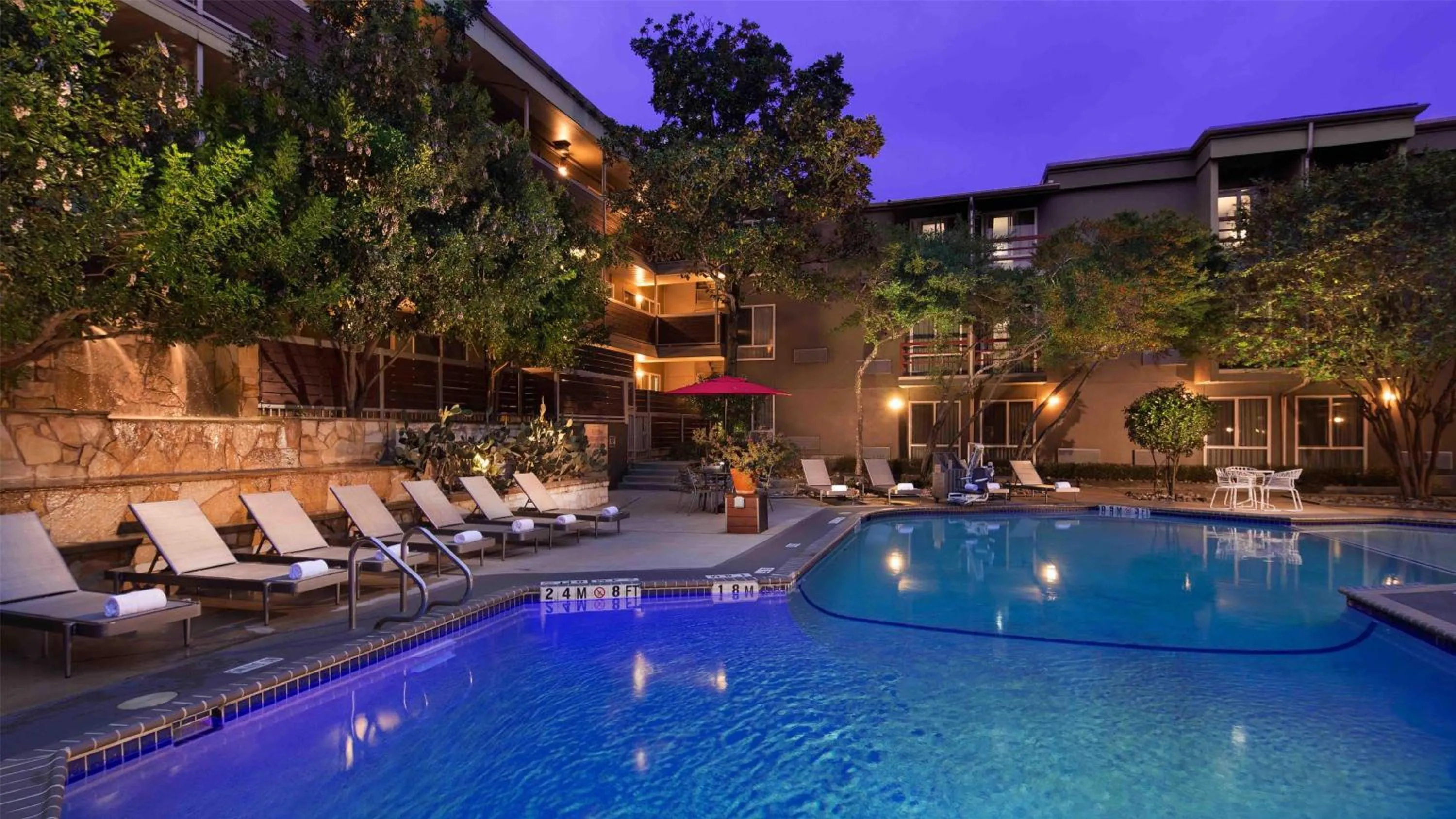 Pool view in Aiden Austin City Hotel