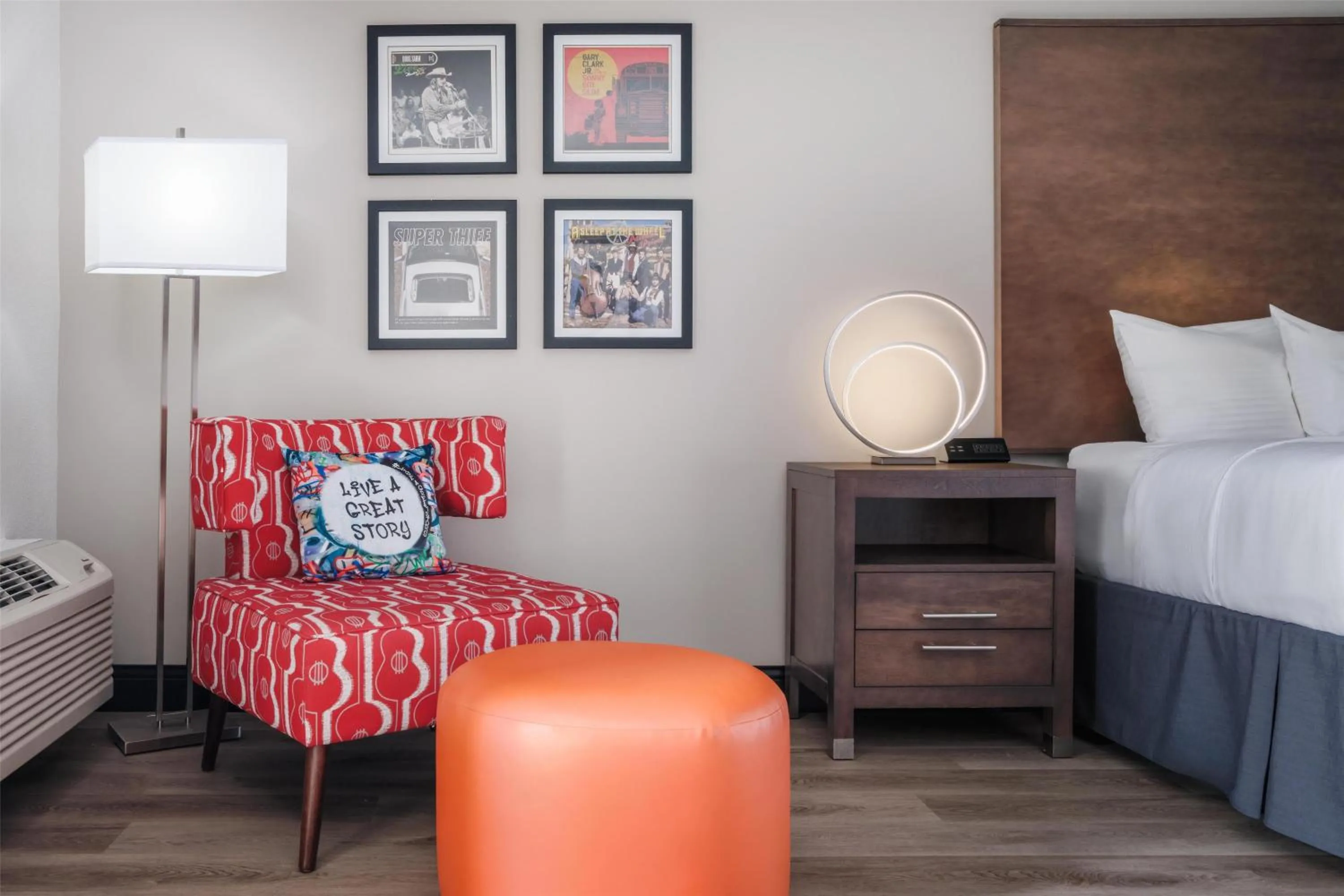 Bedroom, Bed in Aiden Austin City Hotel