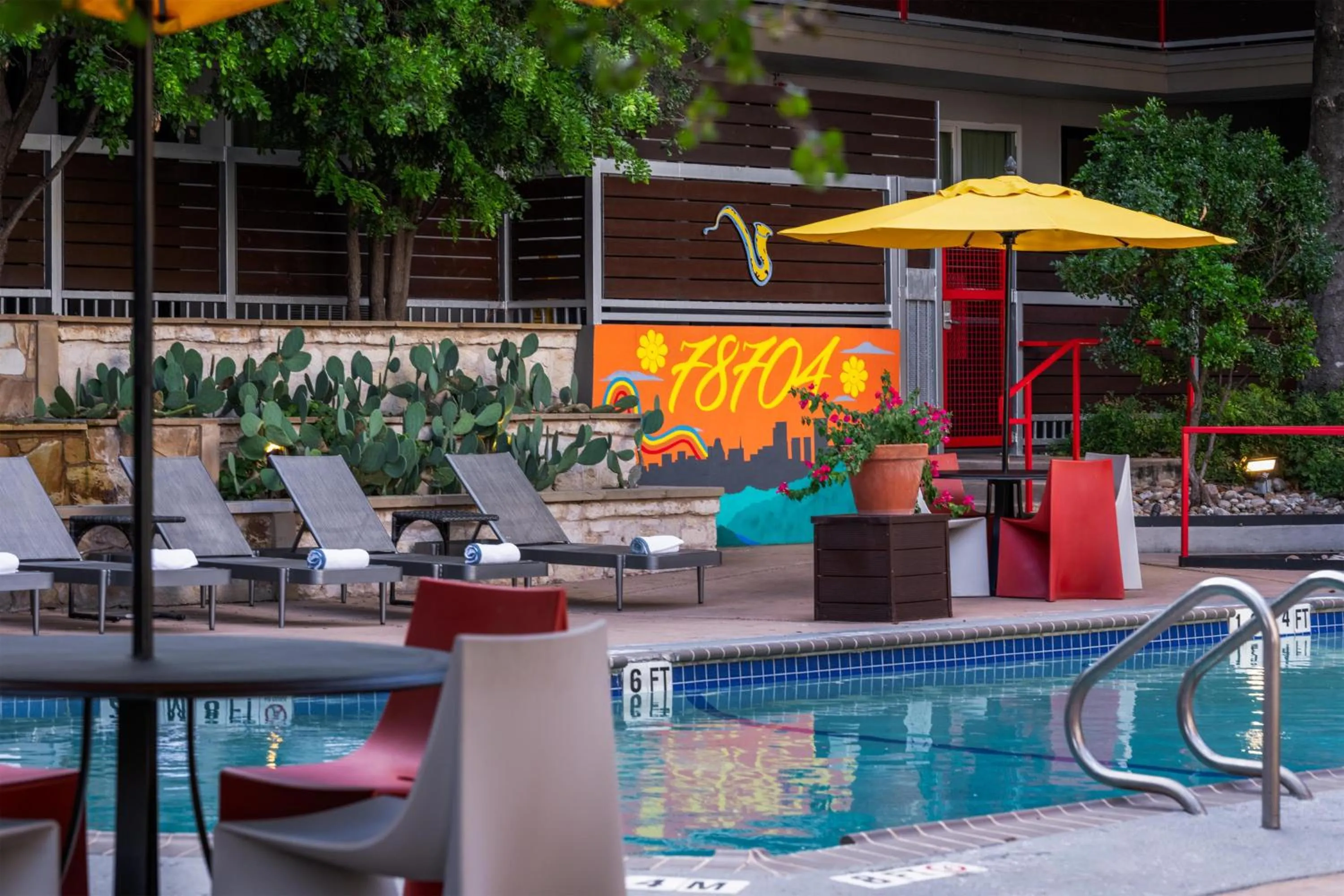 Pool view in Aiden Austin City Hotel