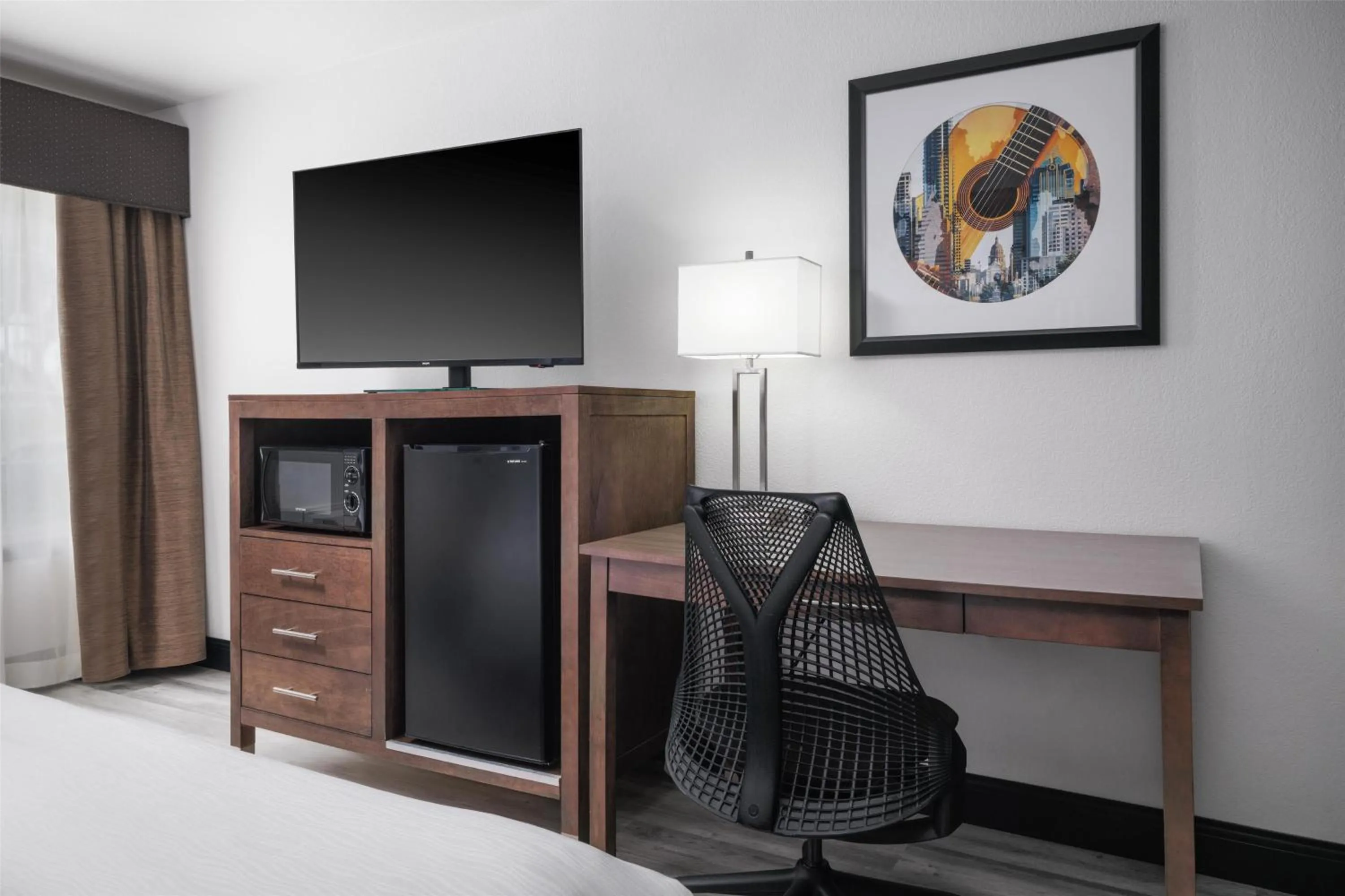 Bedroom in Aiden Austin City Hotel