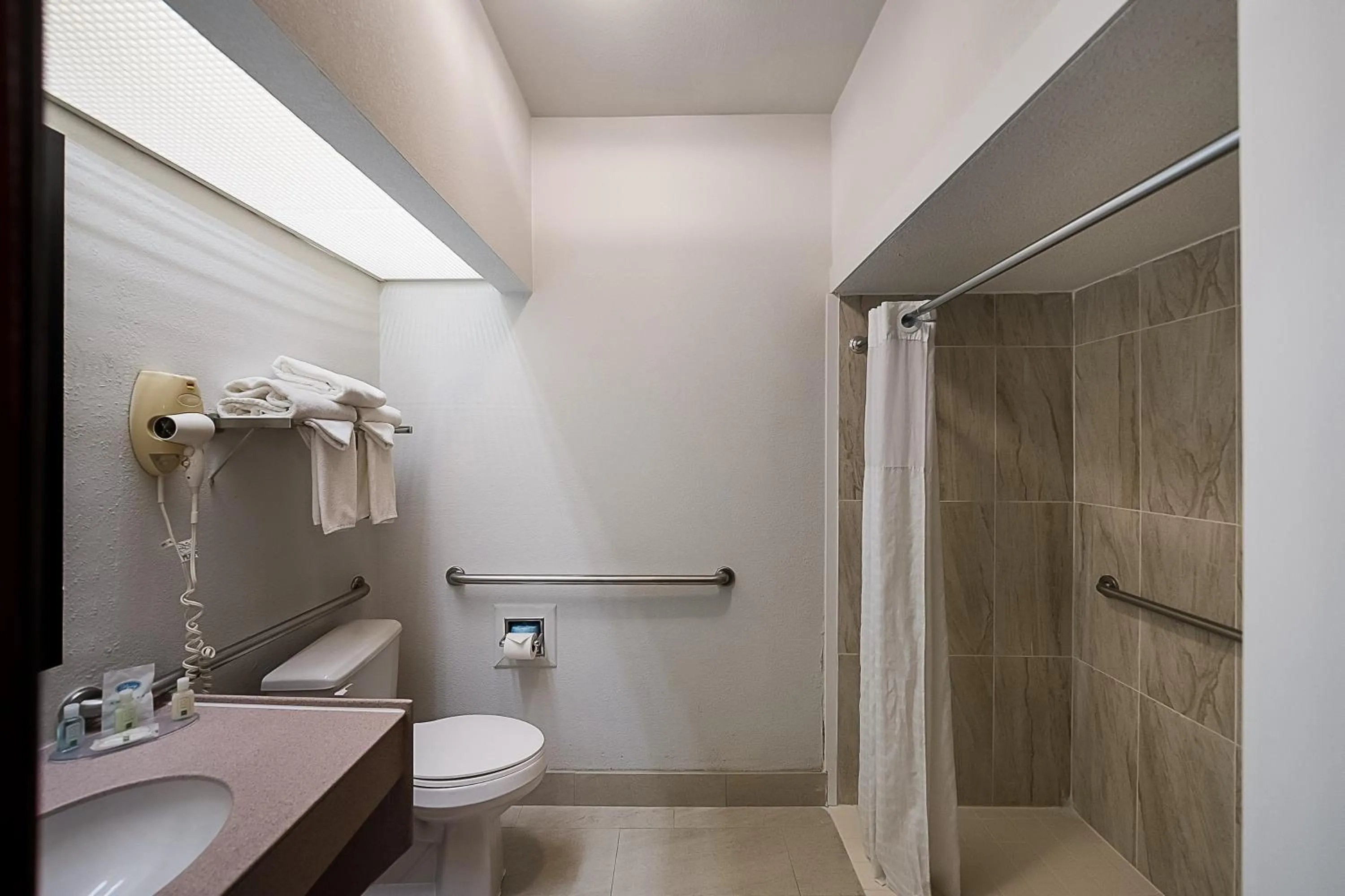 Quality Inn & Suites Irving DFW Airport South