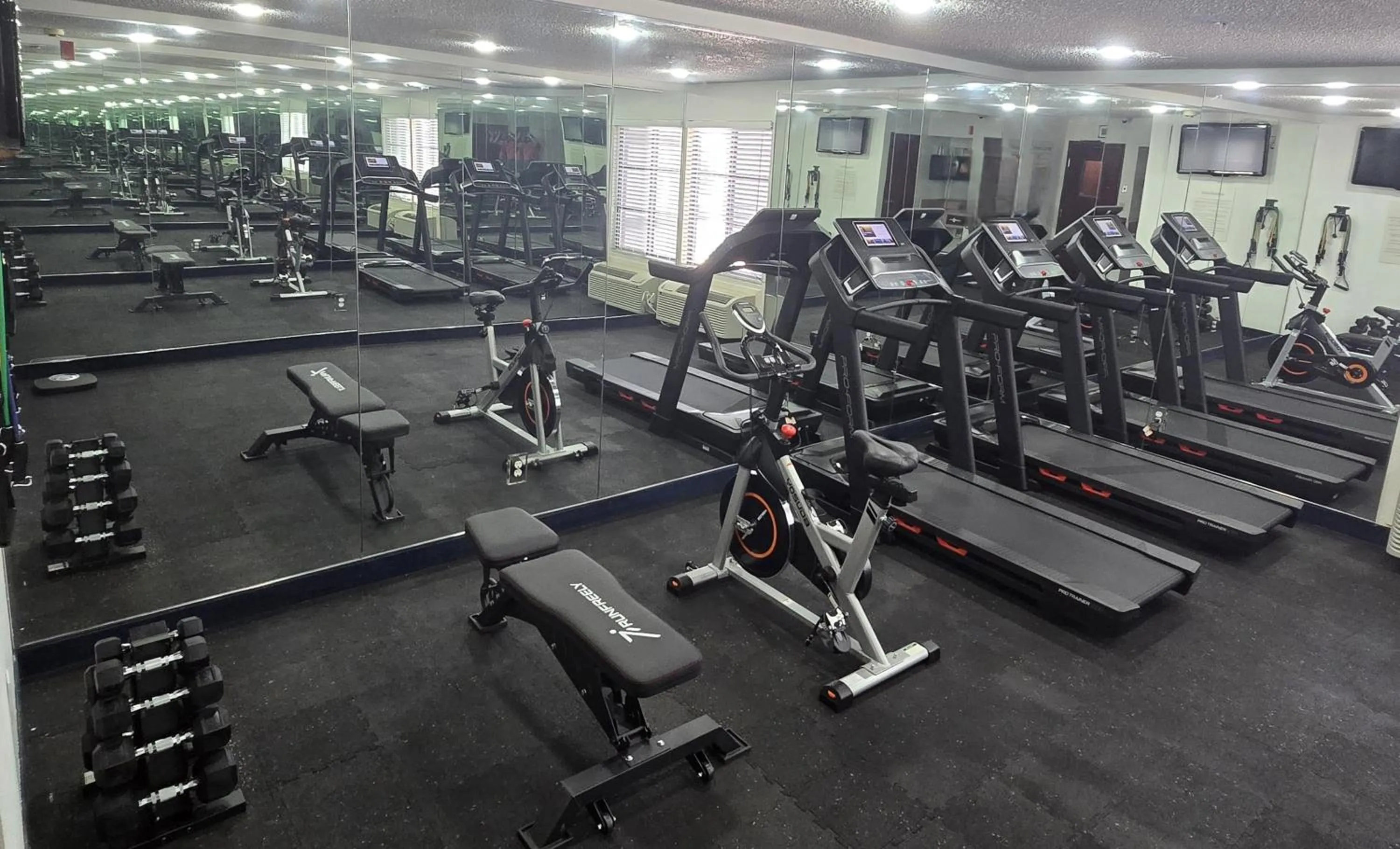 Fitness centre/facilities in Quality Inn & Suites Irving DFW Airport South