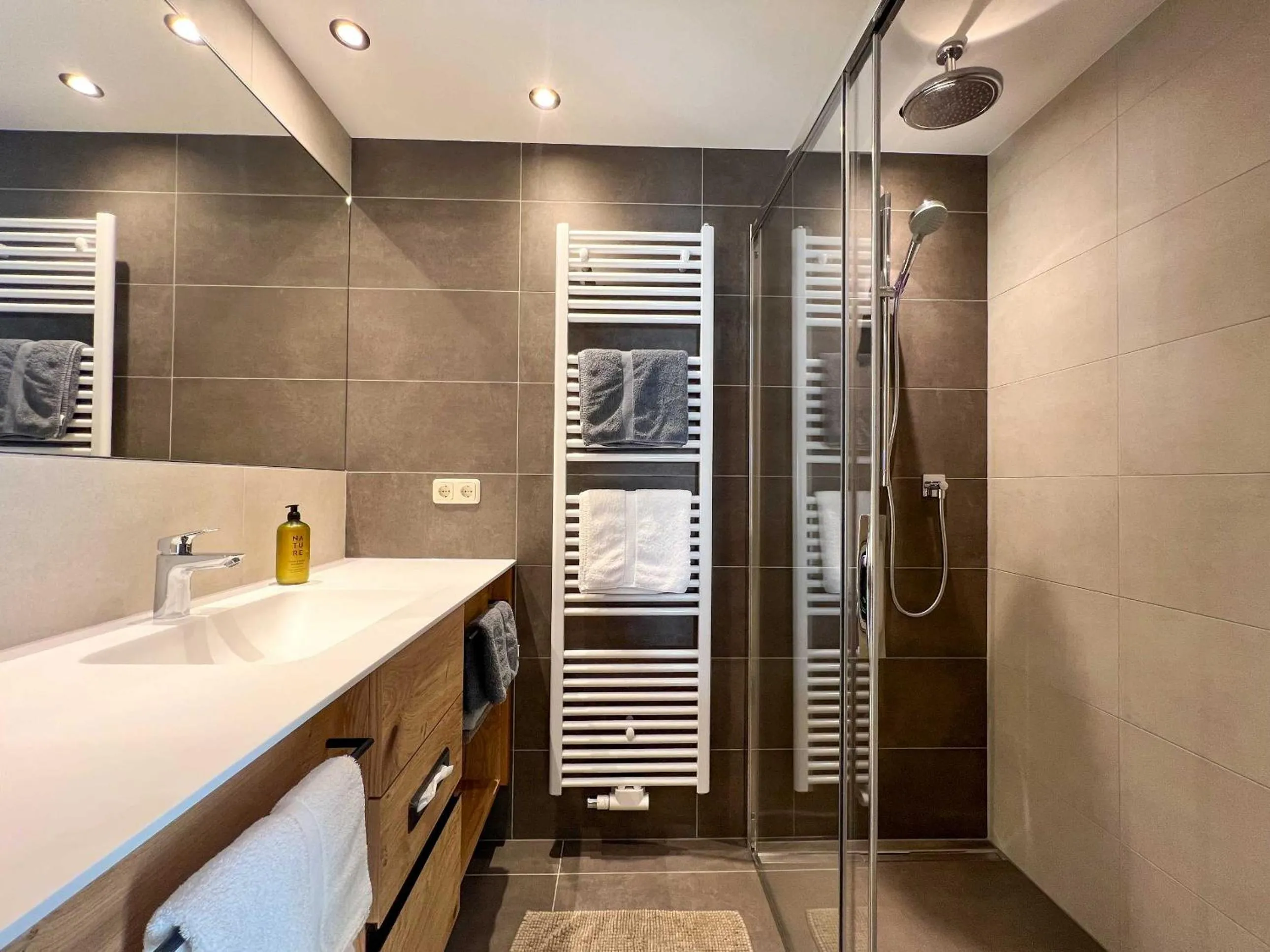 Bathroom in Apartment Pale