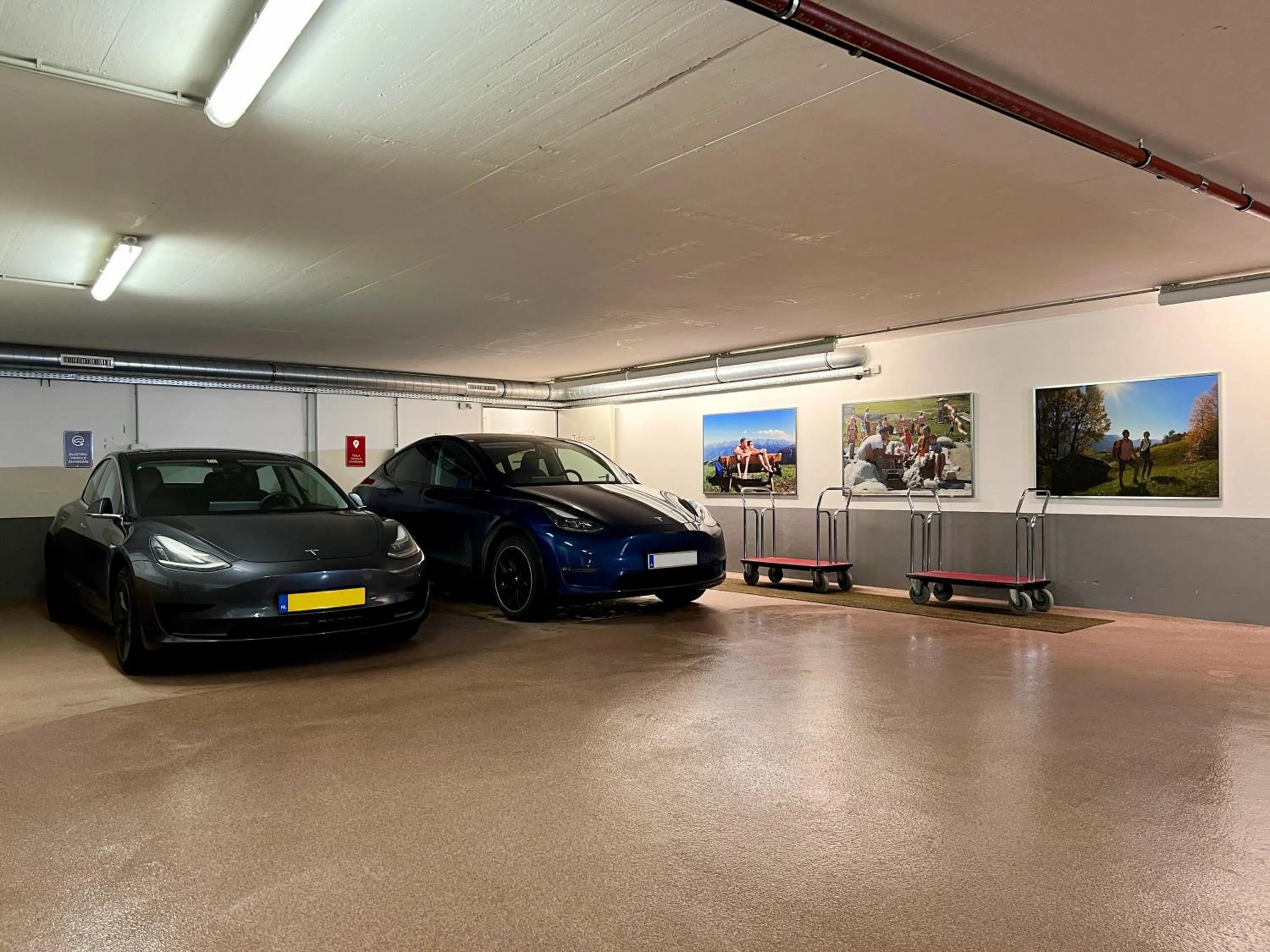 Parking in Apartment Pale