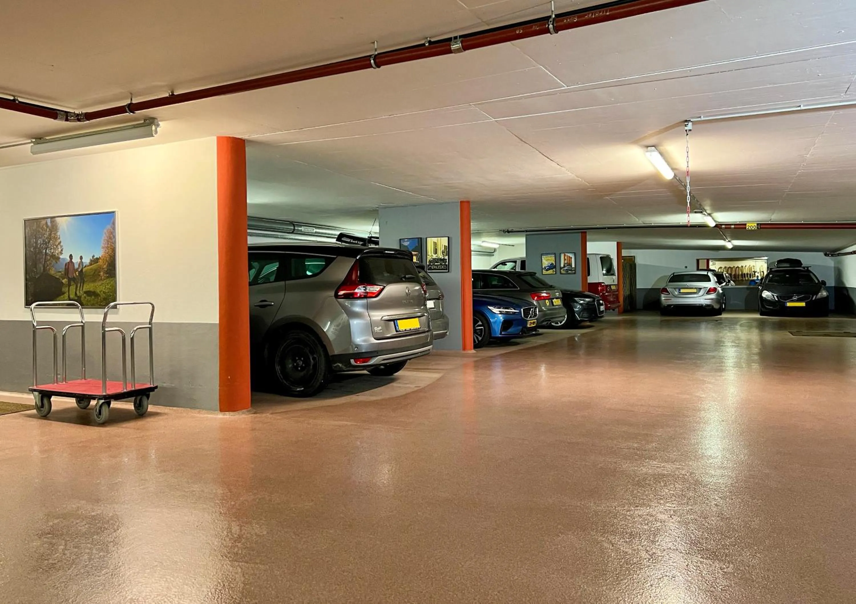 Parking in Apartment Pale