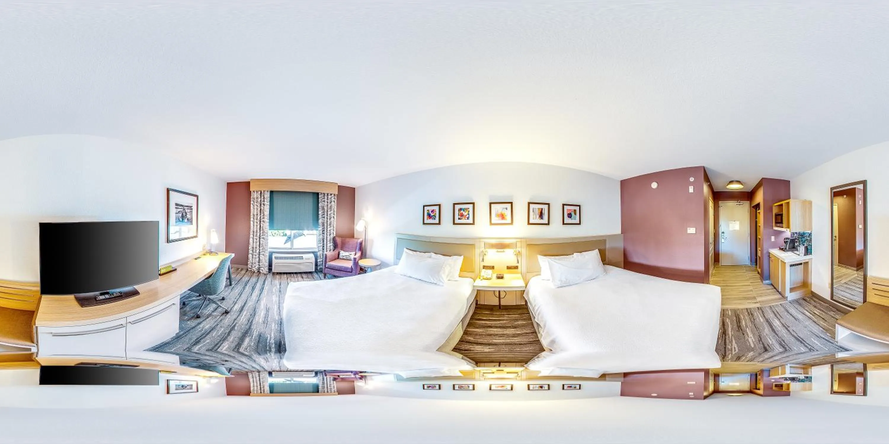 Bed in Hilton Garden Inn Seattle North/Everett