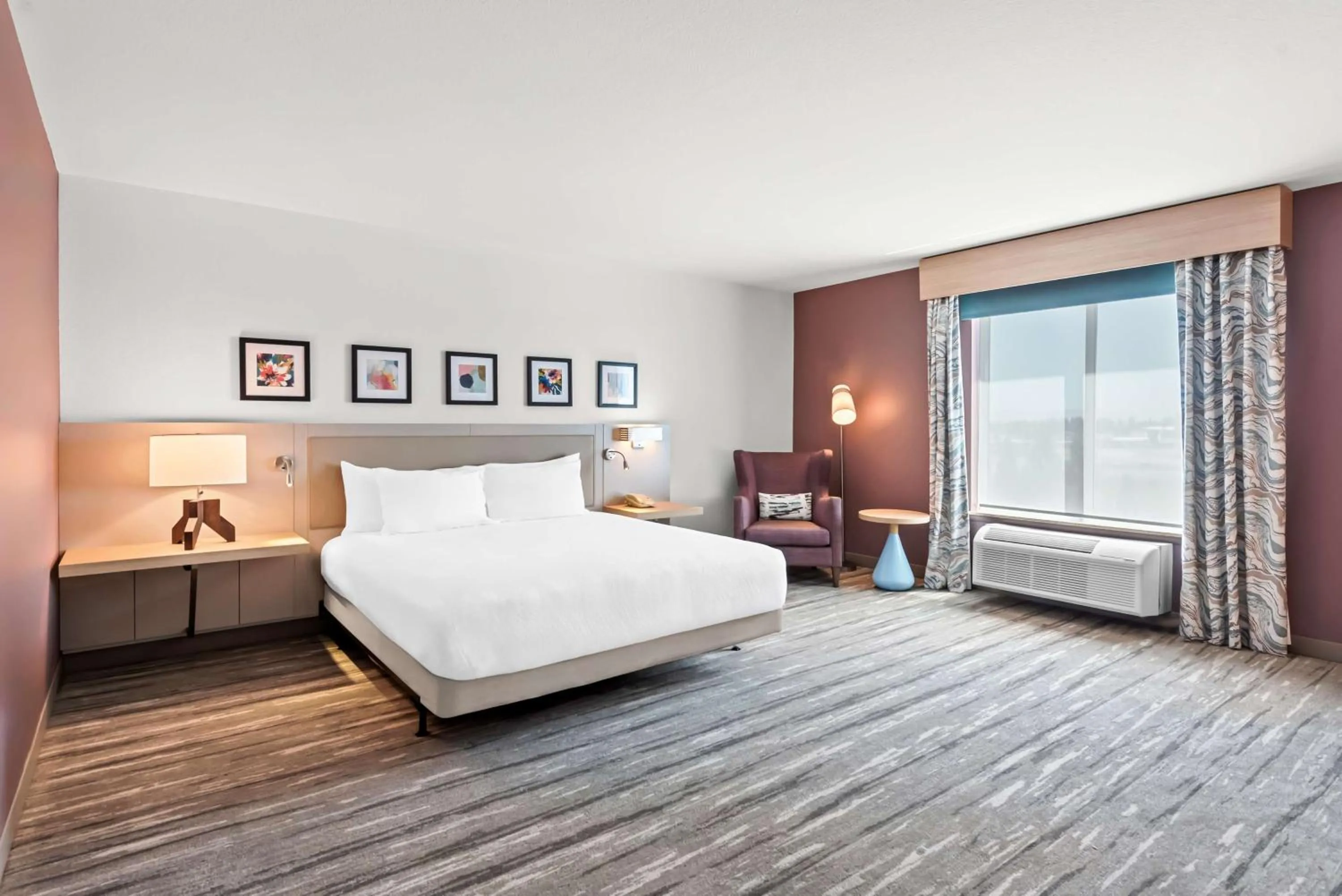 Bed in Hilton Garden Inn Seattle North/Everett