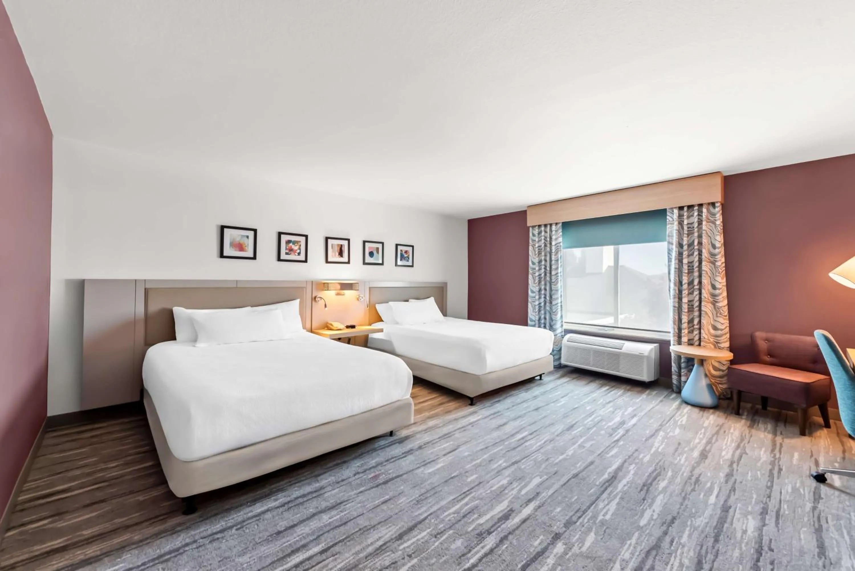 Bed in Hilton Garden Inn Seattle North/Everett