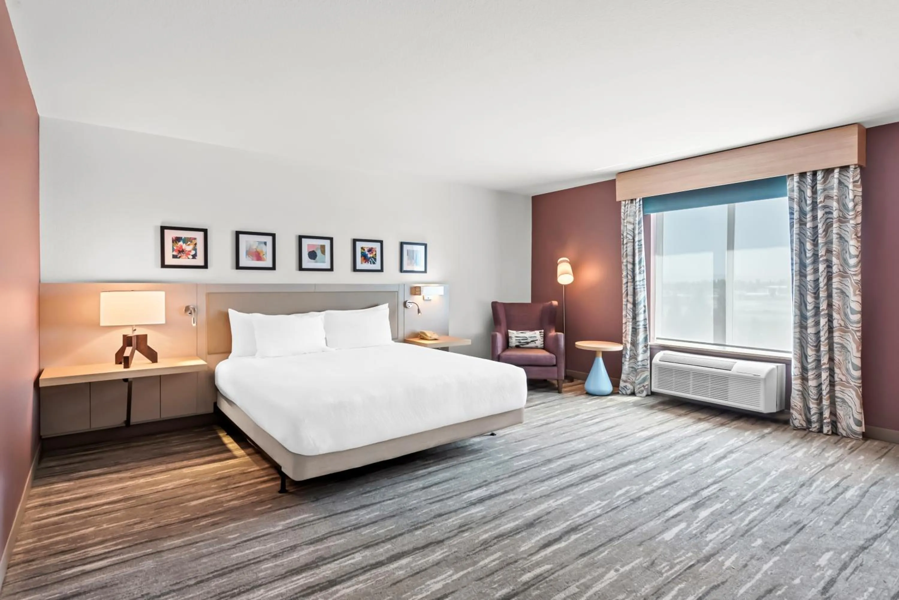 Bed in Hilton Garden Inn Seattle North/Everett