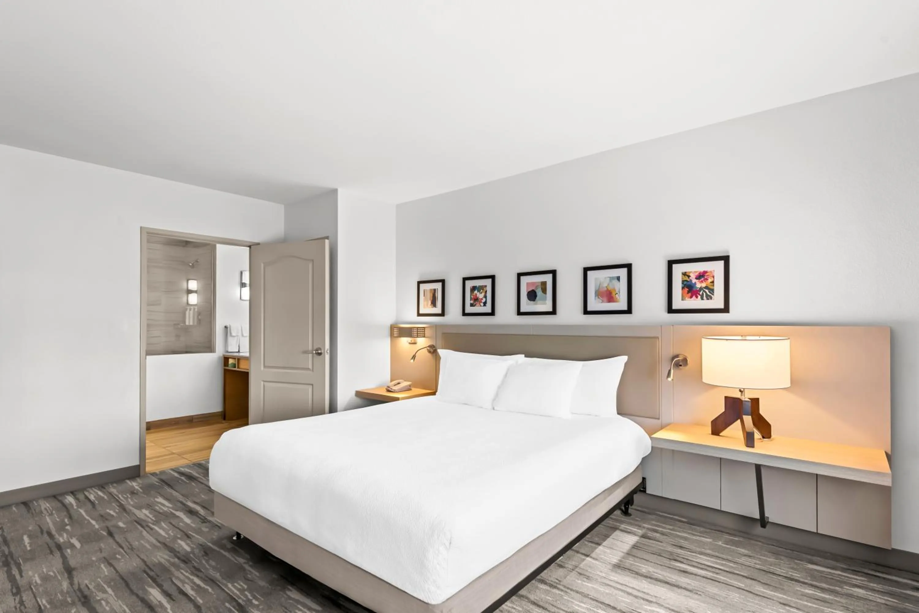 Bed in Hilton Garden Inn Seattle North/Everett