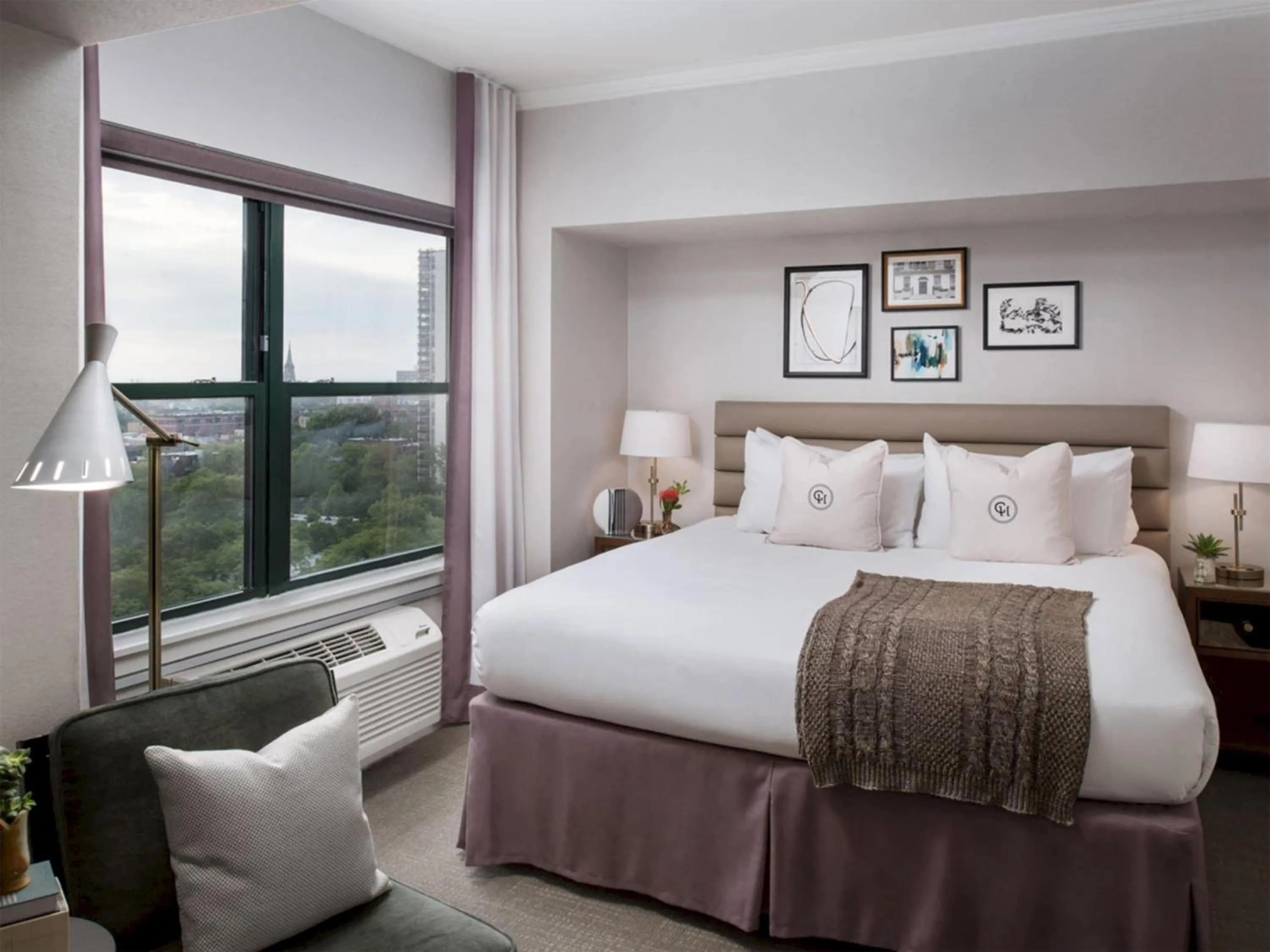 Bed in Claridge House Chicago, Tapestry Collection by Hilton