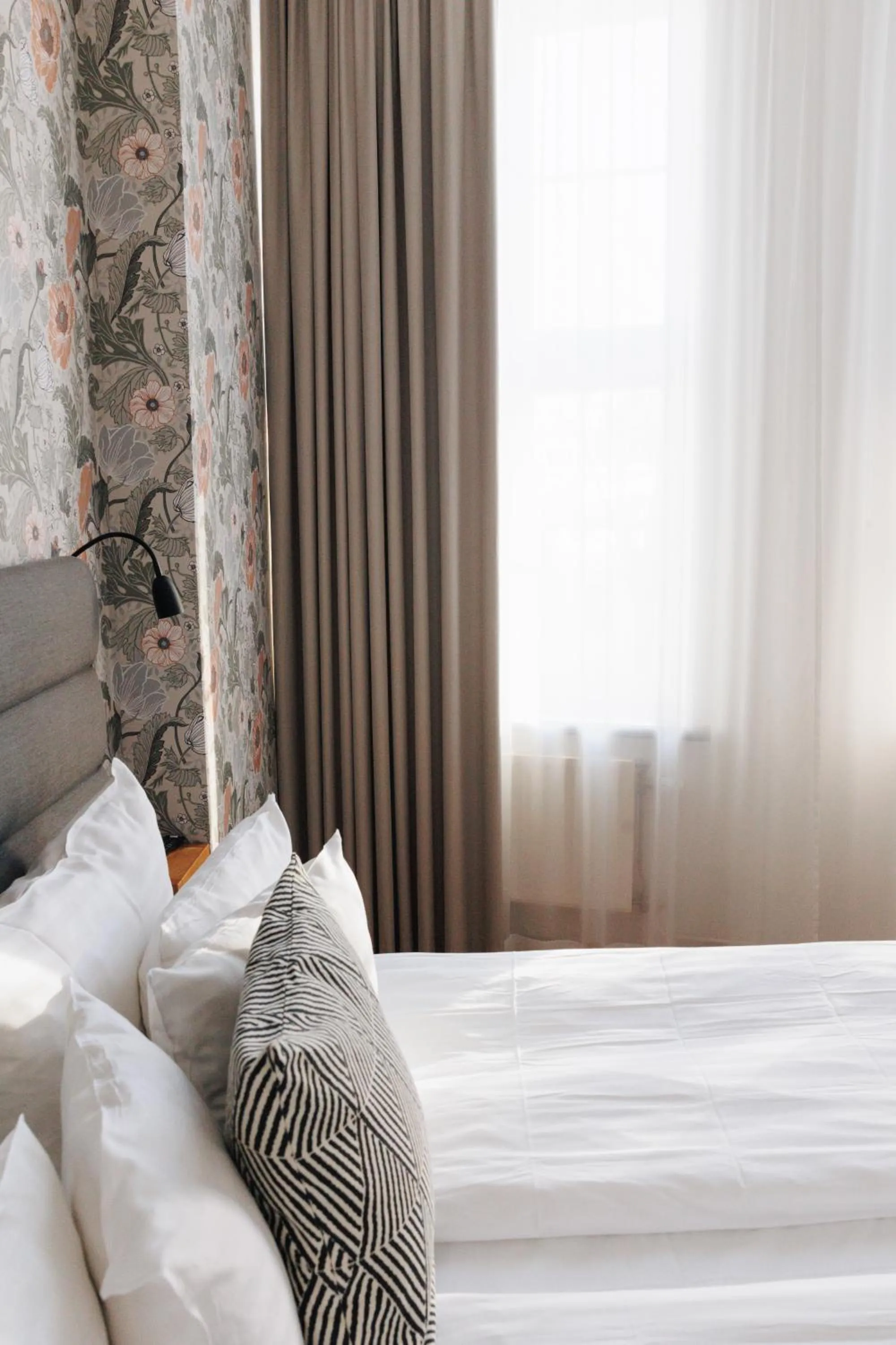 Decorative detail, Bed in The More Hotel Mazetti