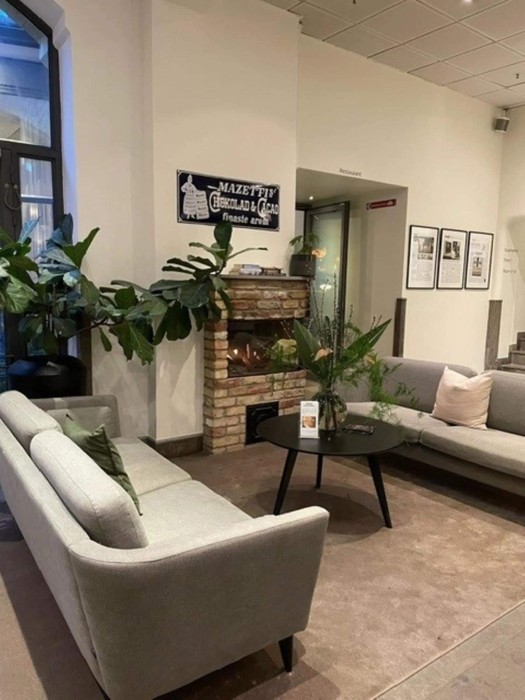 Lobby or reception in The More Hotel Mazetti