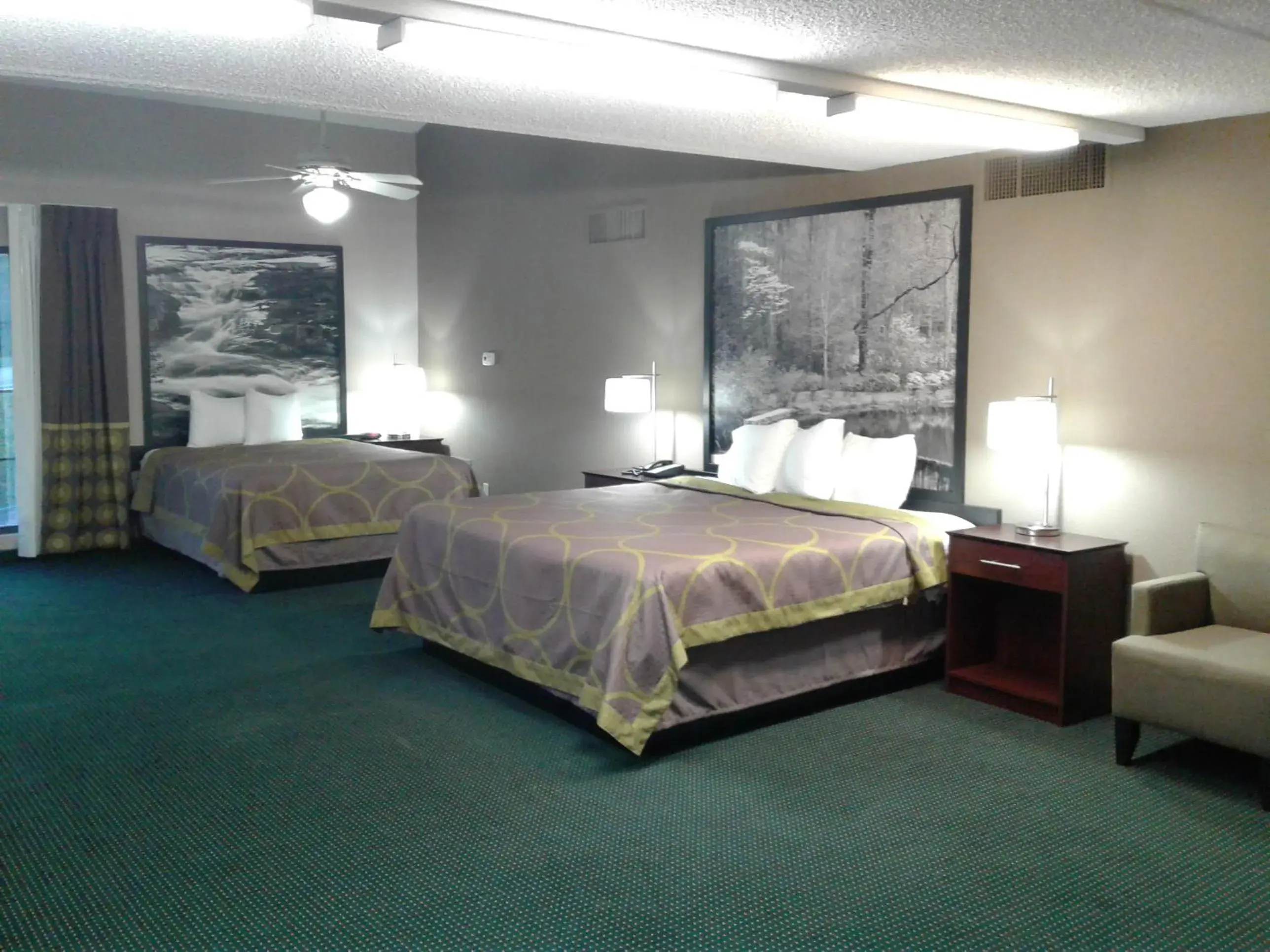 Photo of the whole room, Bed in Super 8 by Wyndham Austell/Six Flags Photo of the whole room, Bed in Super 8 by Wyndham Austell/Six Flags