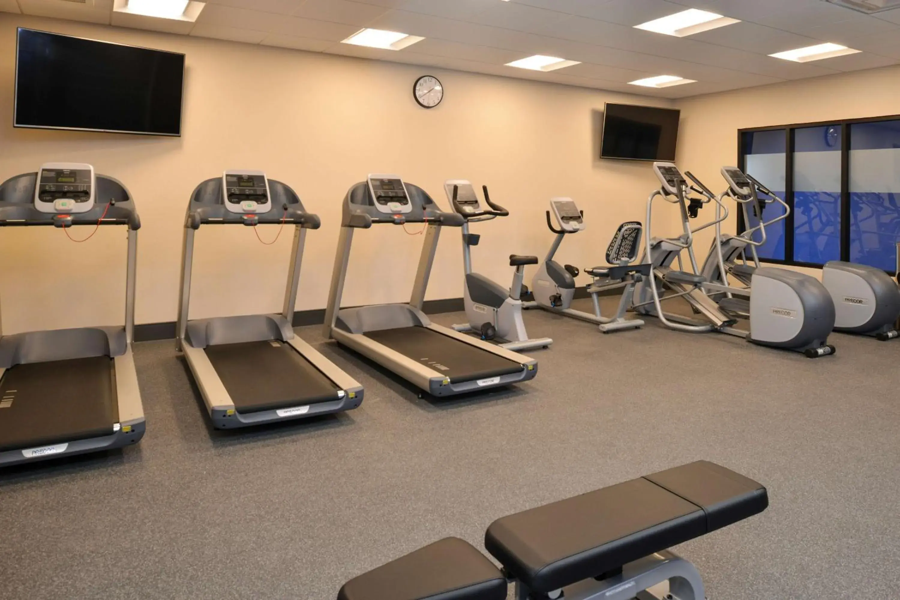 Fitness centre/facilities in Hampton Inn & Suites Cincinnati-Mason, Ohio Fitness centre/facilities in Hampton Inn & Suites Cincinnati-Mason, Ohio
