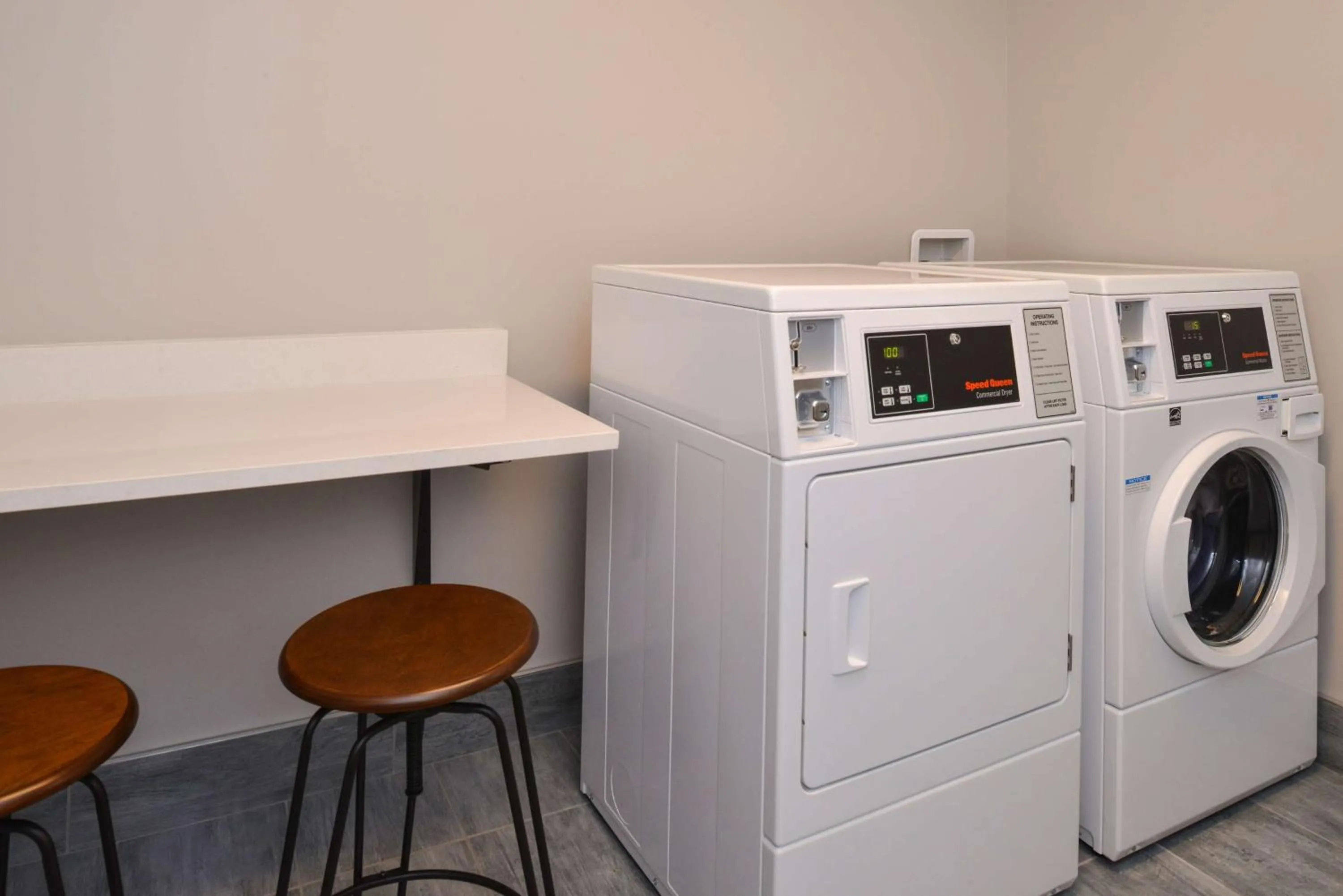 Property building in Hampton Inn & Suites Cincinnati-Mason, Ohio