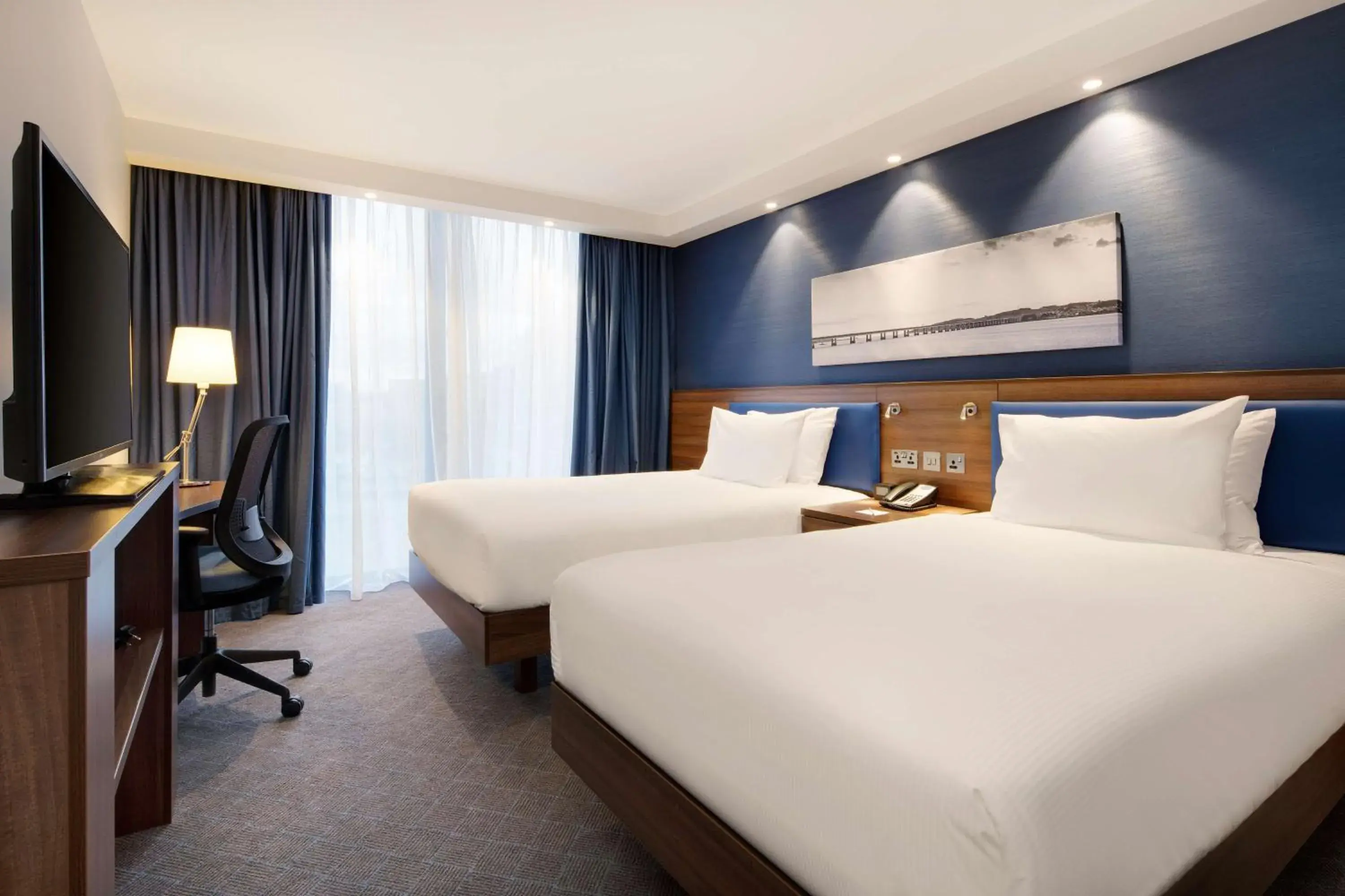 Bed in Hampton by Hilton Dundee City Centre Bed in Hampton by Hilton Dundee City Centre