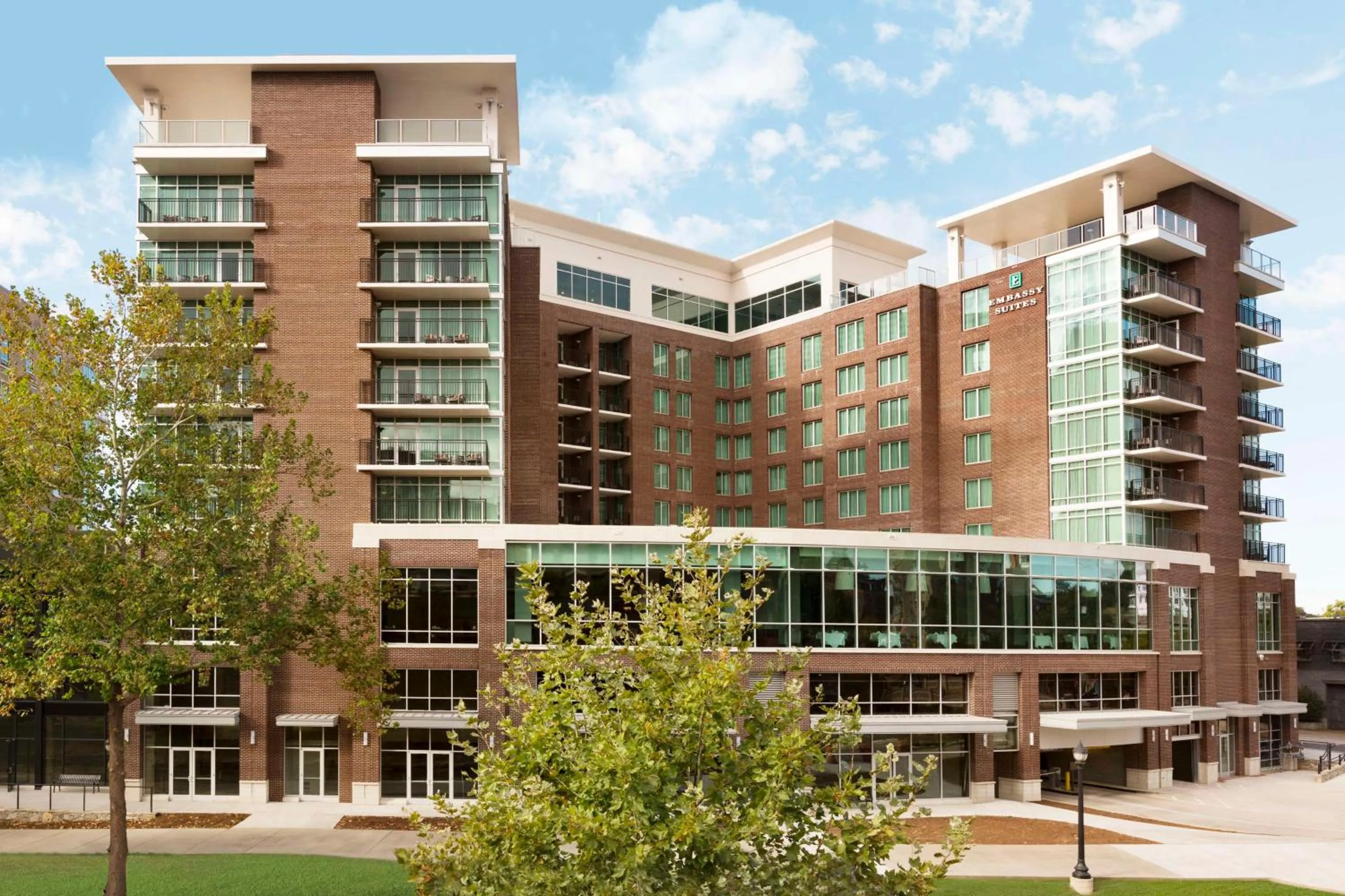 Property building in Embassy Suites by Hilton Greenville Downtown Riverplace