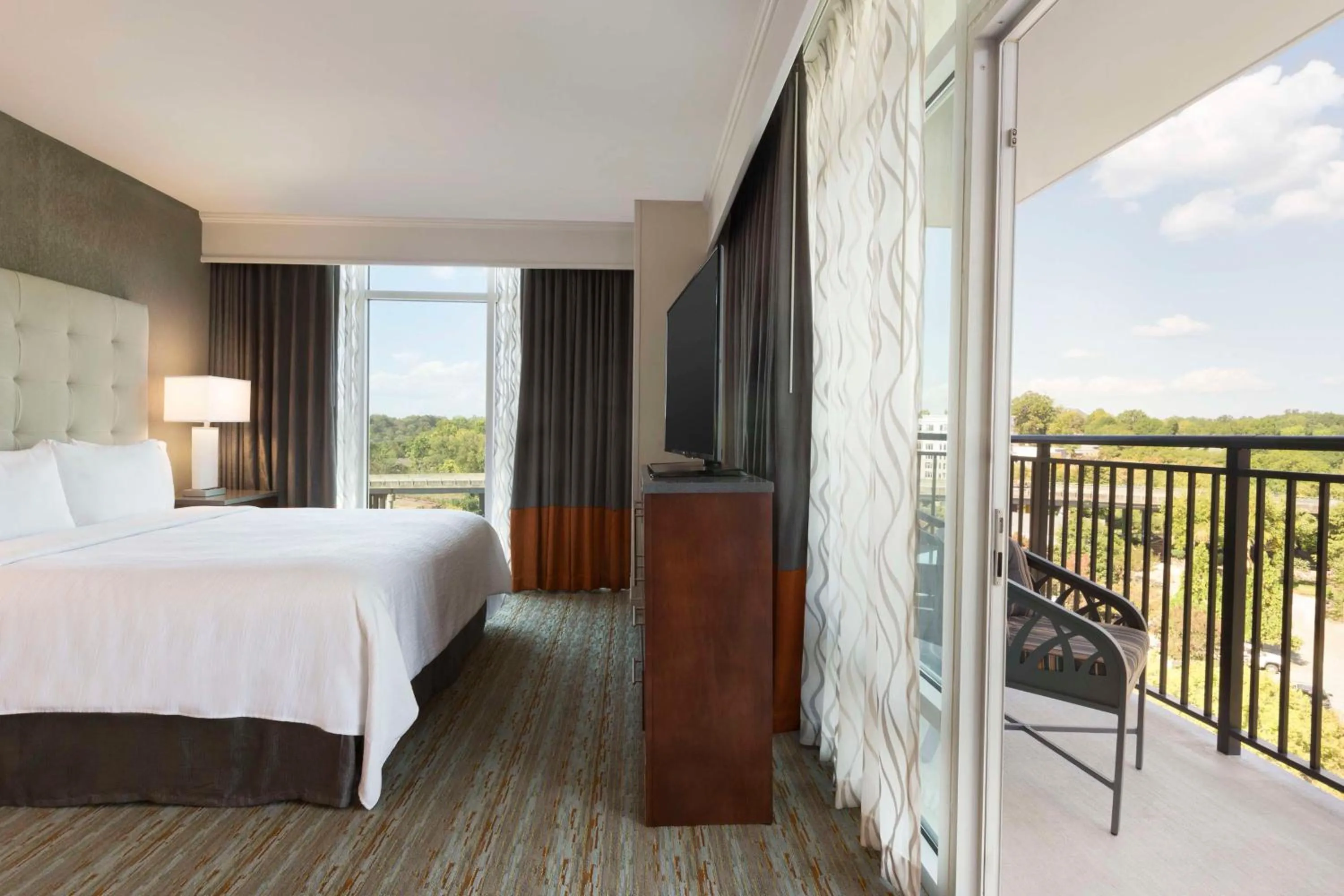 Bed in Embassy Suites by Hilton Greenville Downtown Riverplace