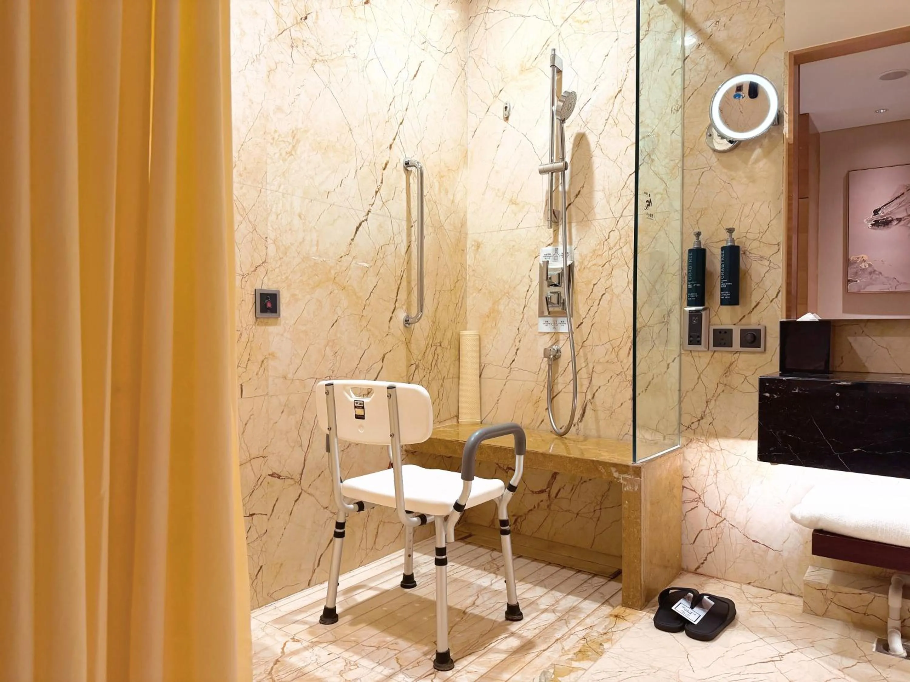 Bathroom in Hilton Yantai Golden Coast