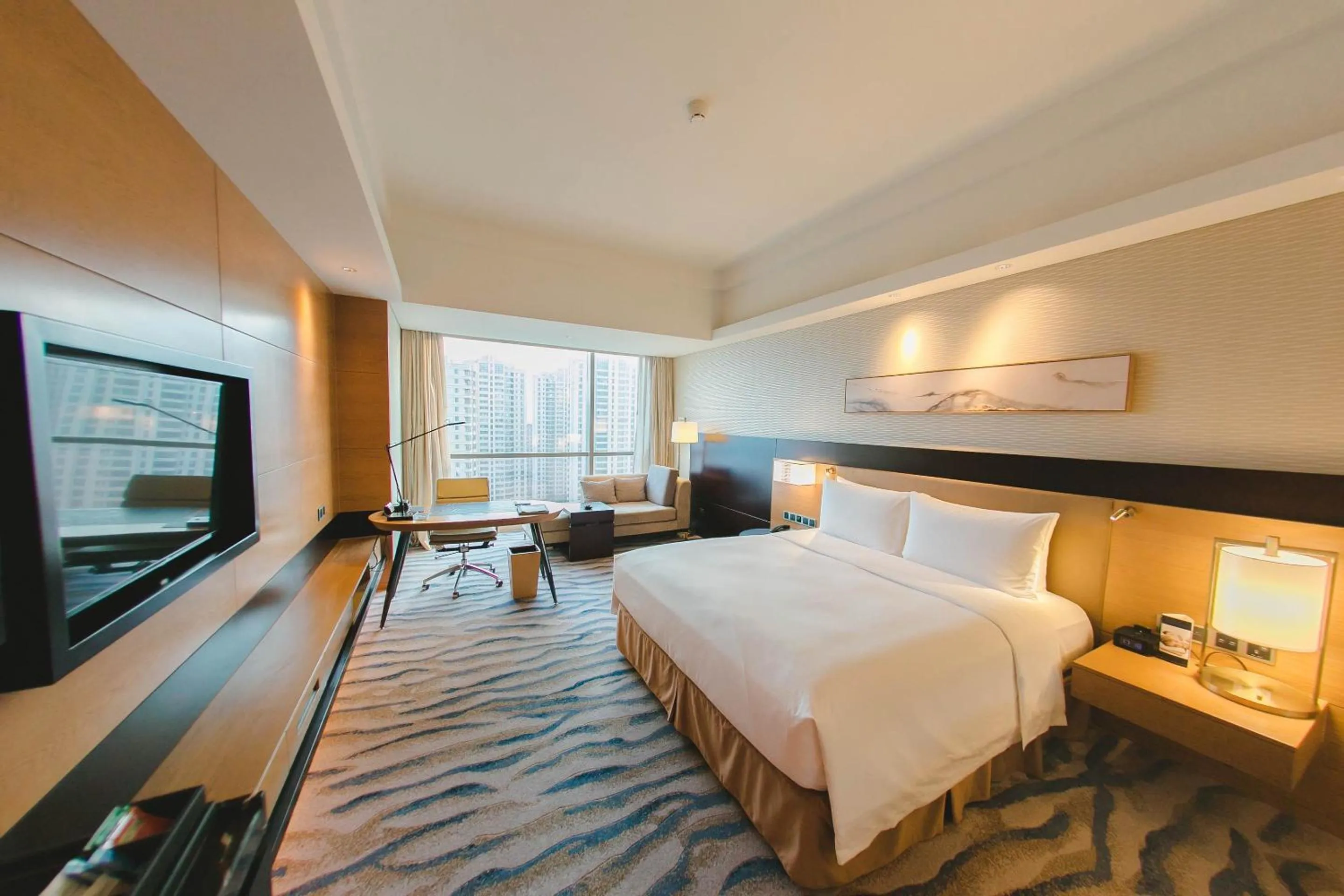 Property building, Bed in Hilton Yantai Golden Coast