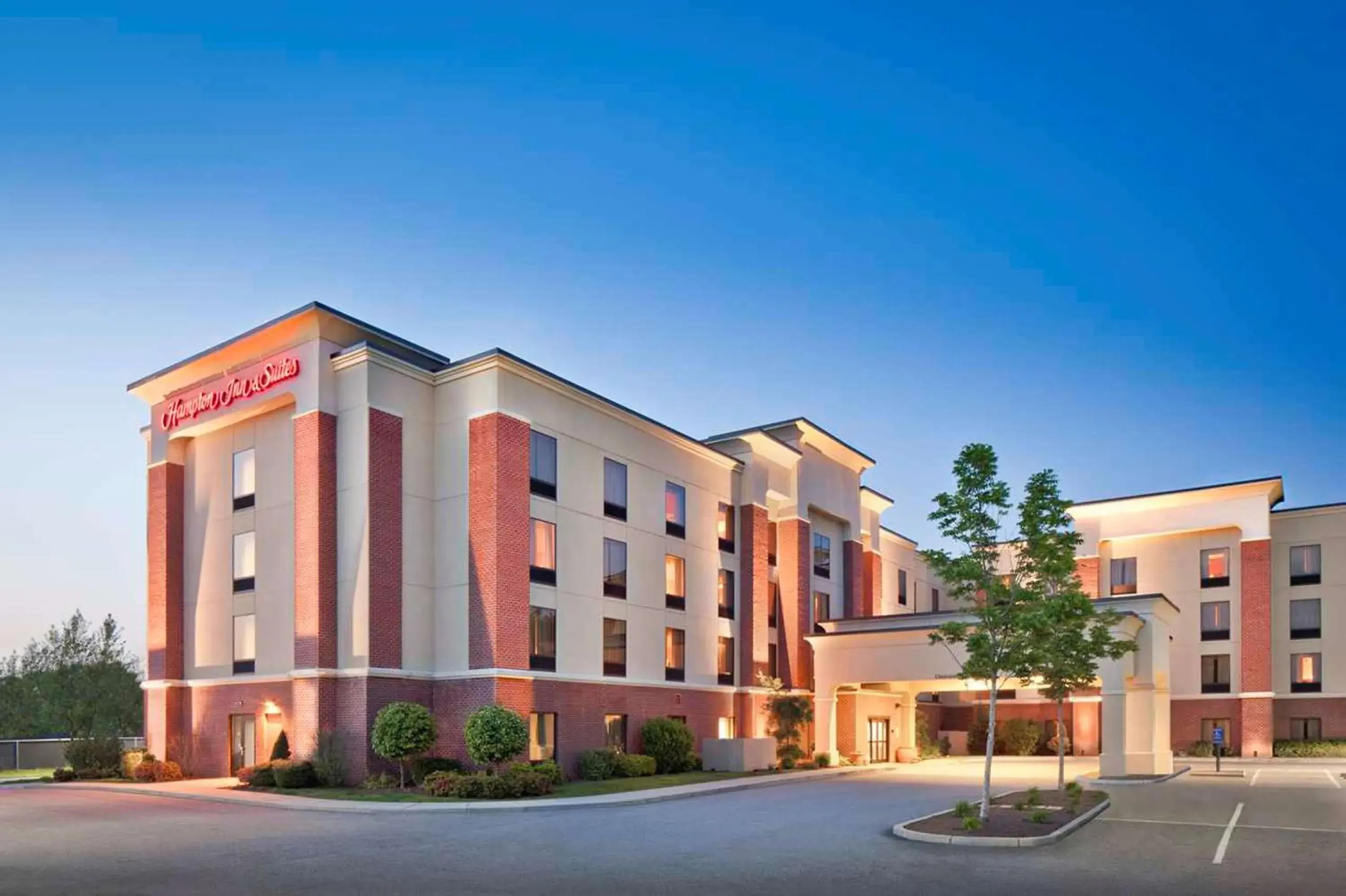 Property building in Hampton Inn & Suites Providence / Smithfield Property building in Hampton Inn & Suites Providence / Smithfield
