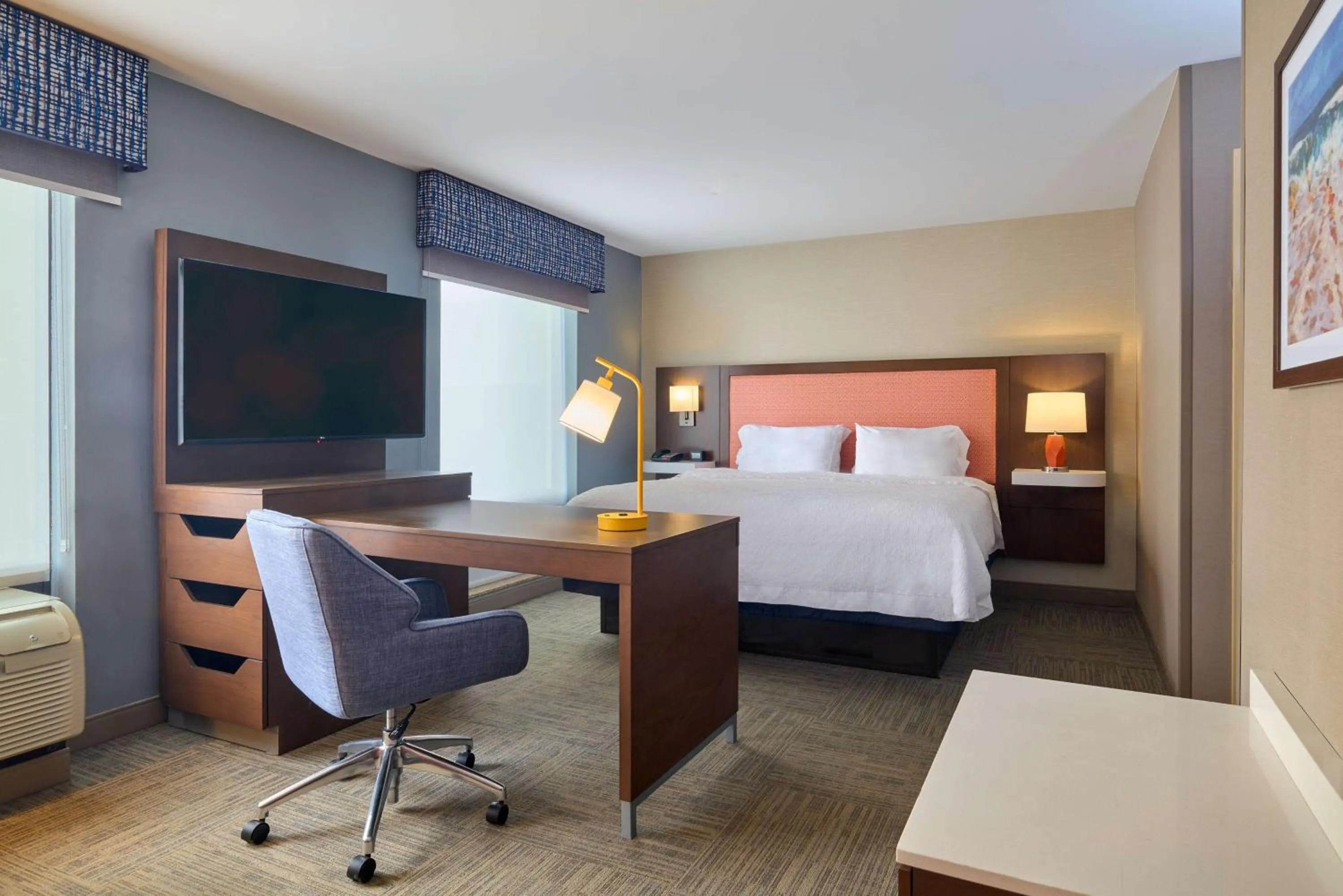 Bedroom, Bed in Hampton Inn & Suites Providence / Smithfield