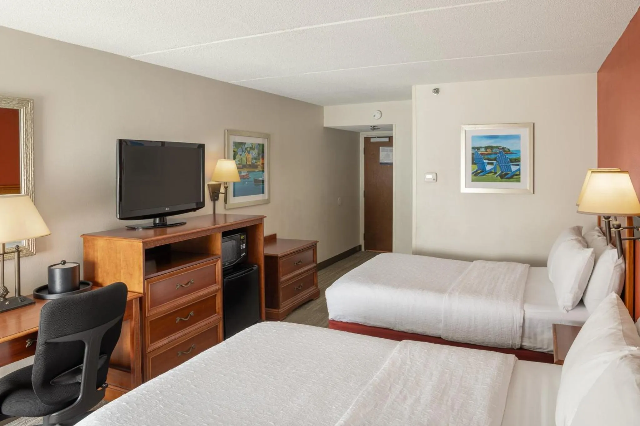 Photo of the whole room, Bed in Long Creek Hotel