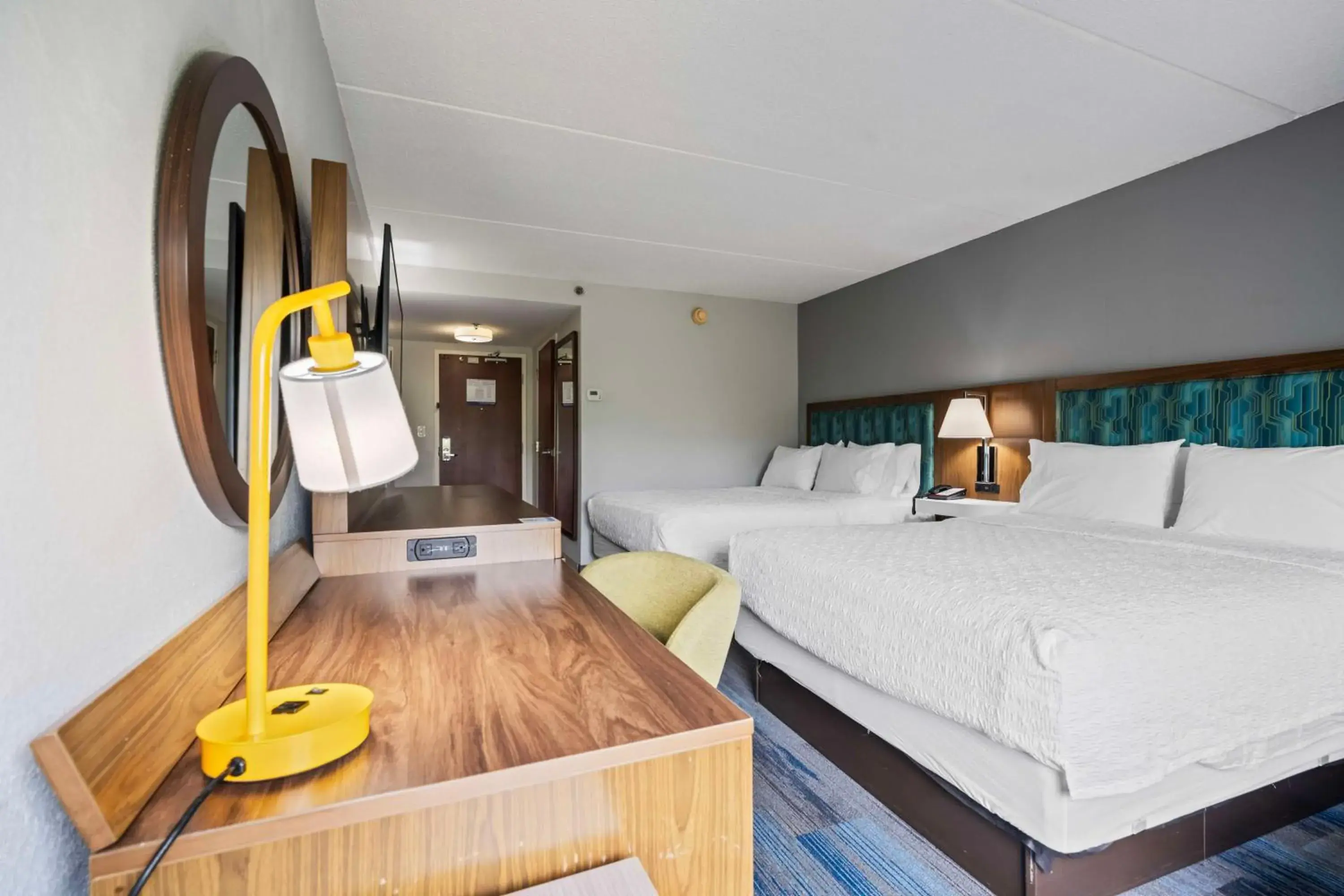 Bed in Hampton Inn Ridgefield Park Bed in Hampton Inn Ridgefield Park