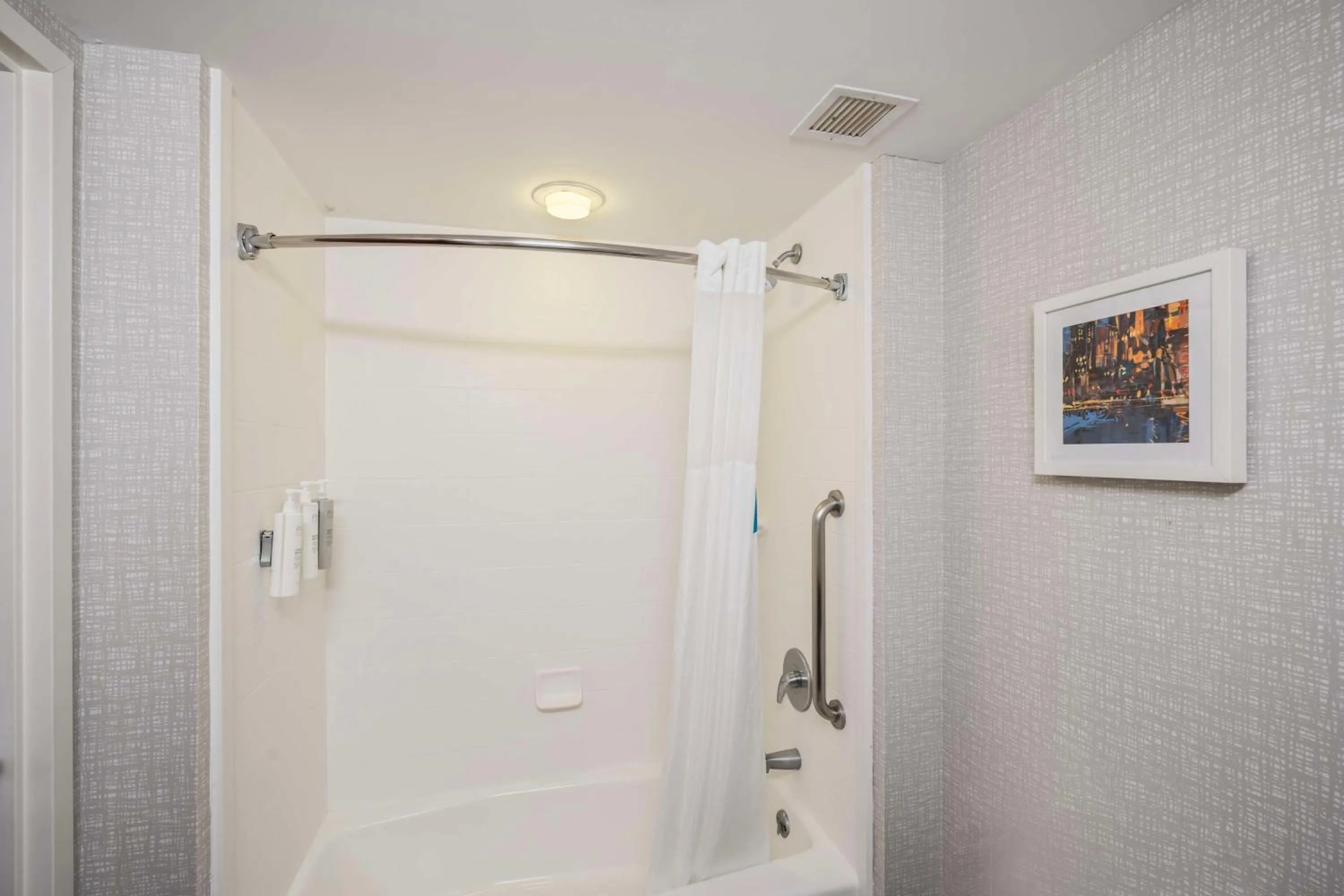 Bathroom in Hampton Inn Ridgefield Park