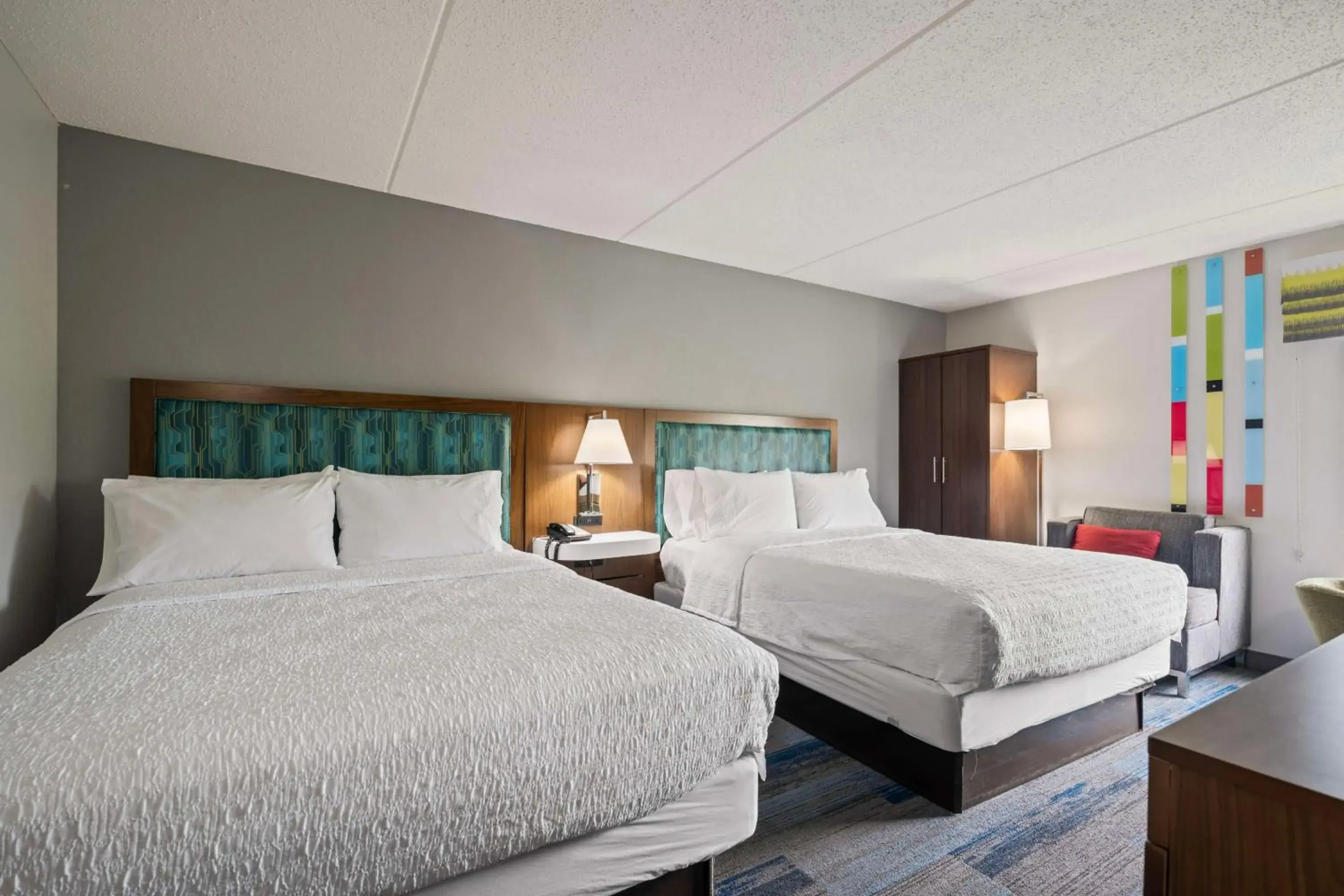 Bed in Hampton Inn Ridgefield Park Bed in Hampton Inn Ridgefield Park