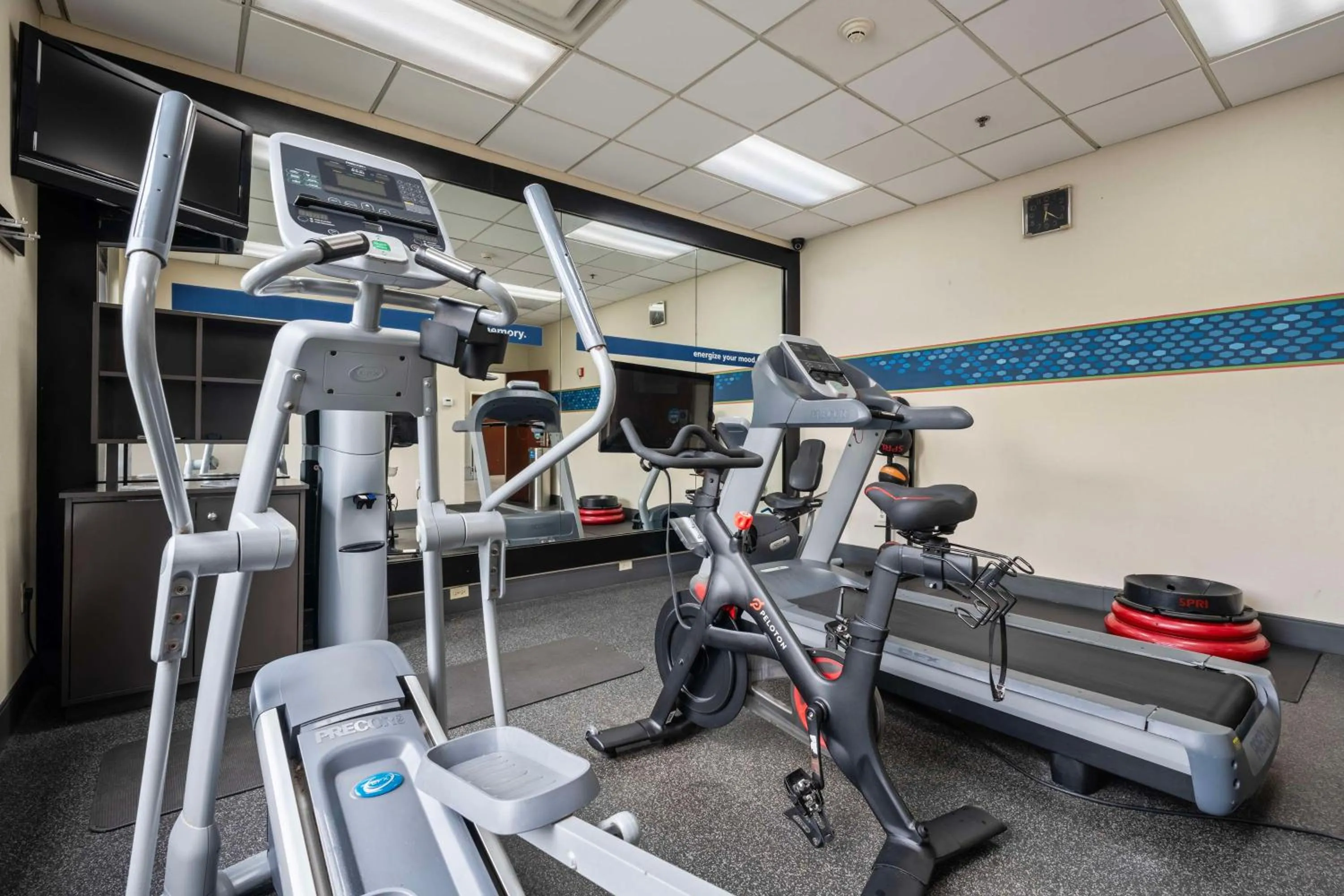 Fitness centre/facilities in Hampton Inn Ridgefield Park
