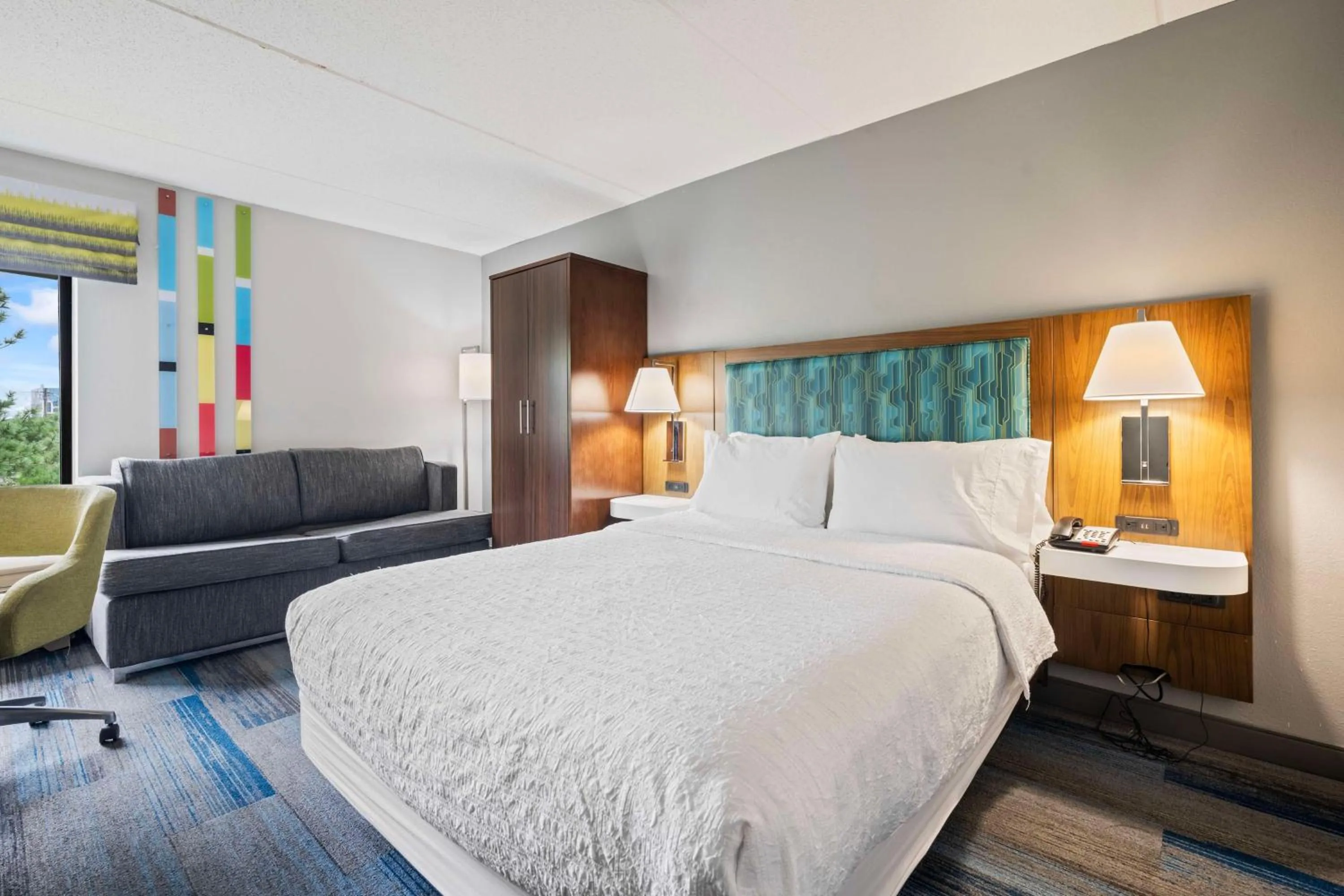 Living room, Bed in Hampton Inn Ridgefield Park