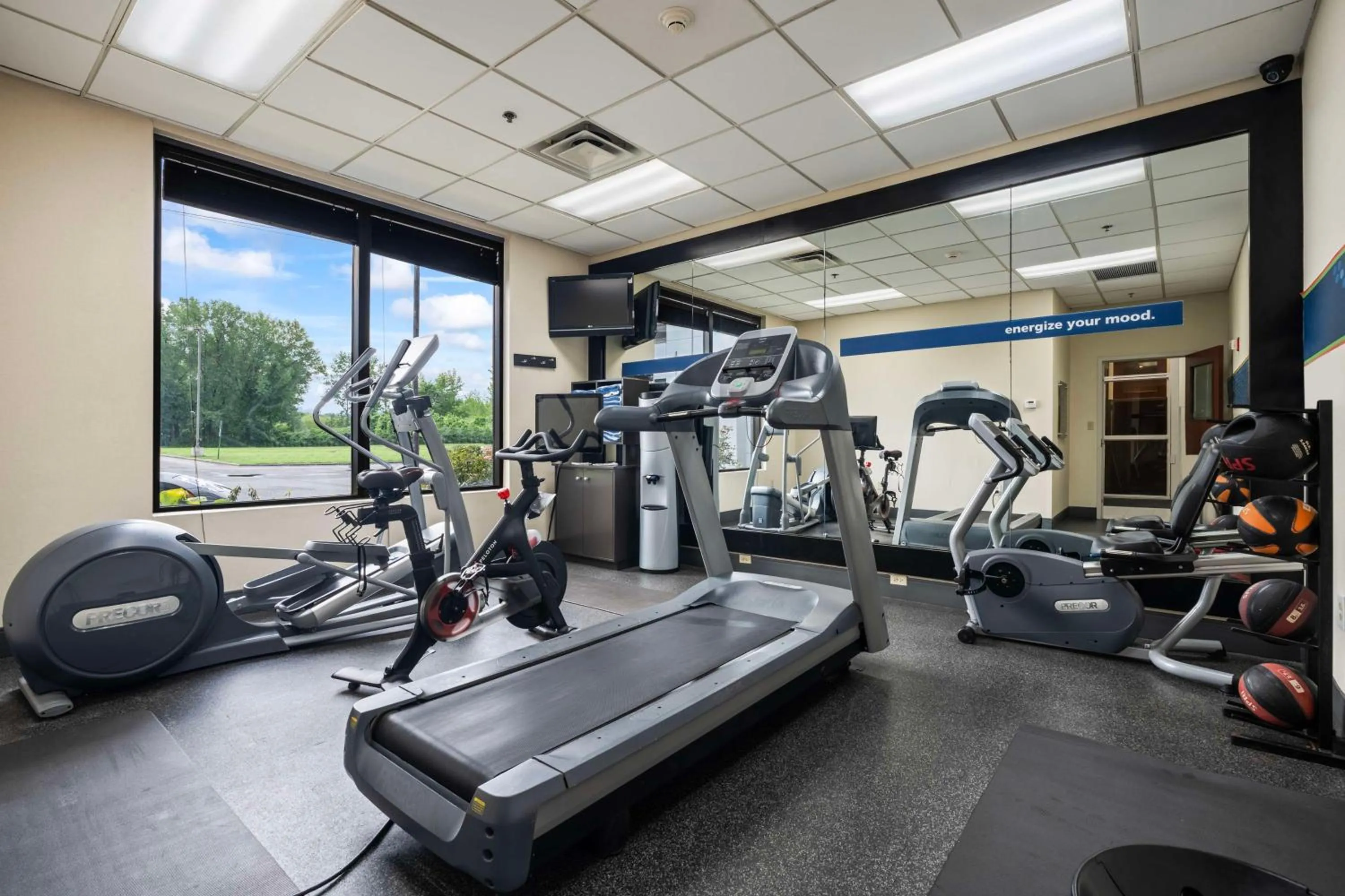Fitness centre/facilities in Hampton Inn Ridgefield Park