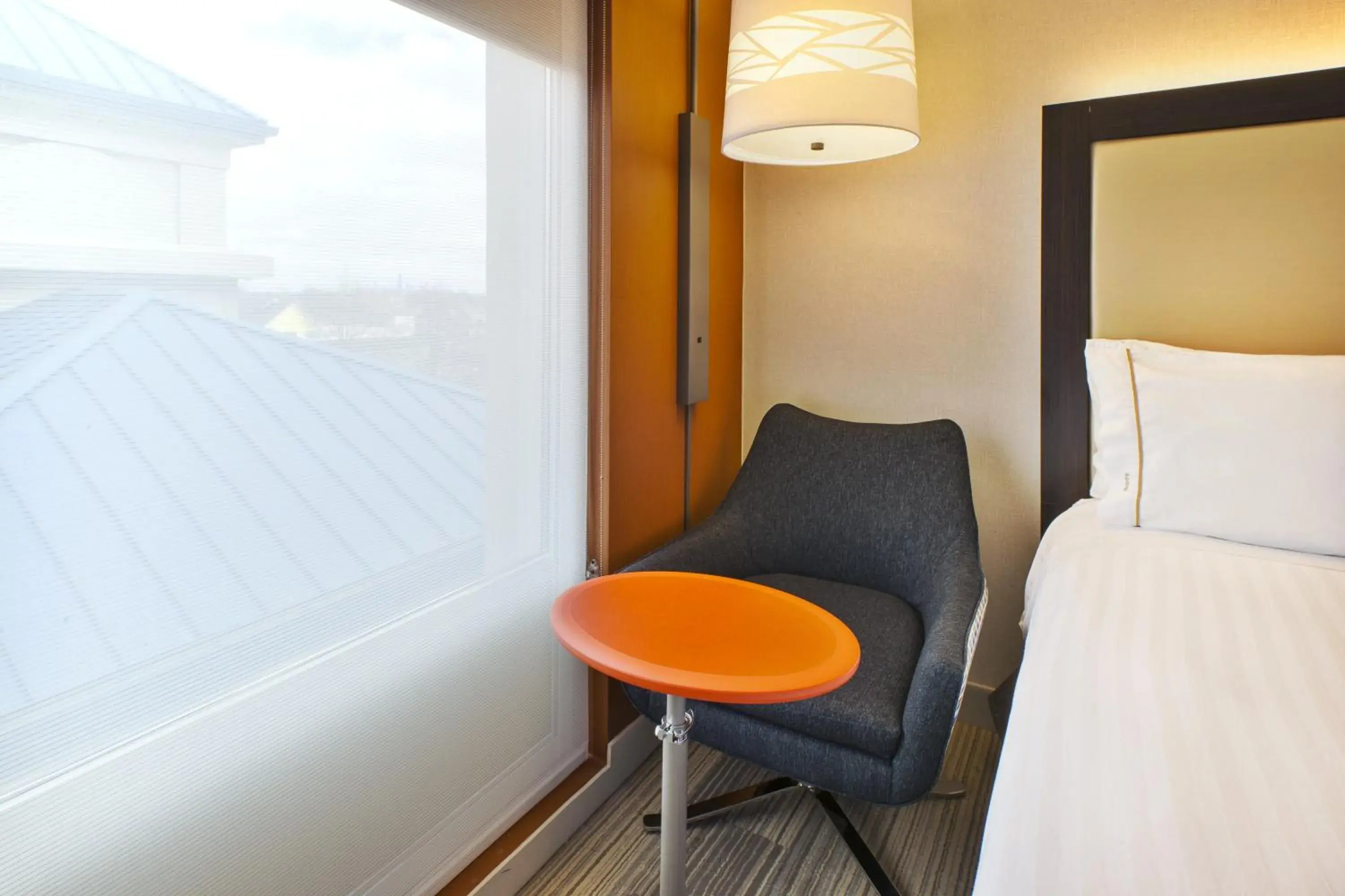 Standard Queen Room with Two Queen Beds and Mobility Accessible Tub in Holiday Inn Express & Suites Chicago-Midway Airport by IHG Standard Queen Room with Two Queen Beds and Mobility Accessible Tub in Holiday Inn Express & Suites Chicago-Midway Airport by IHG