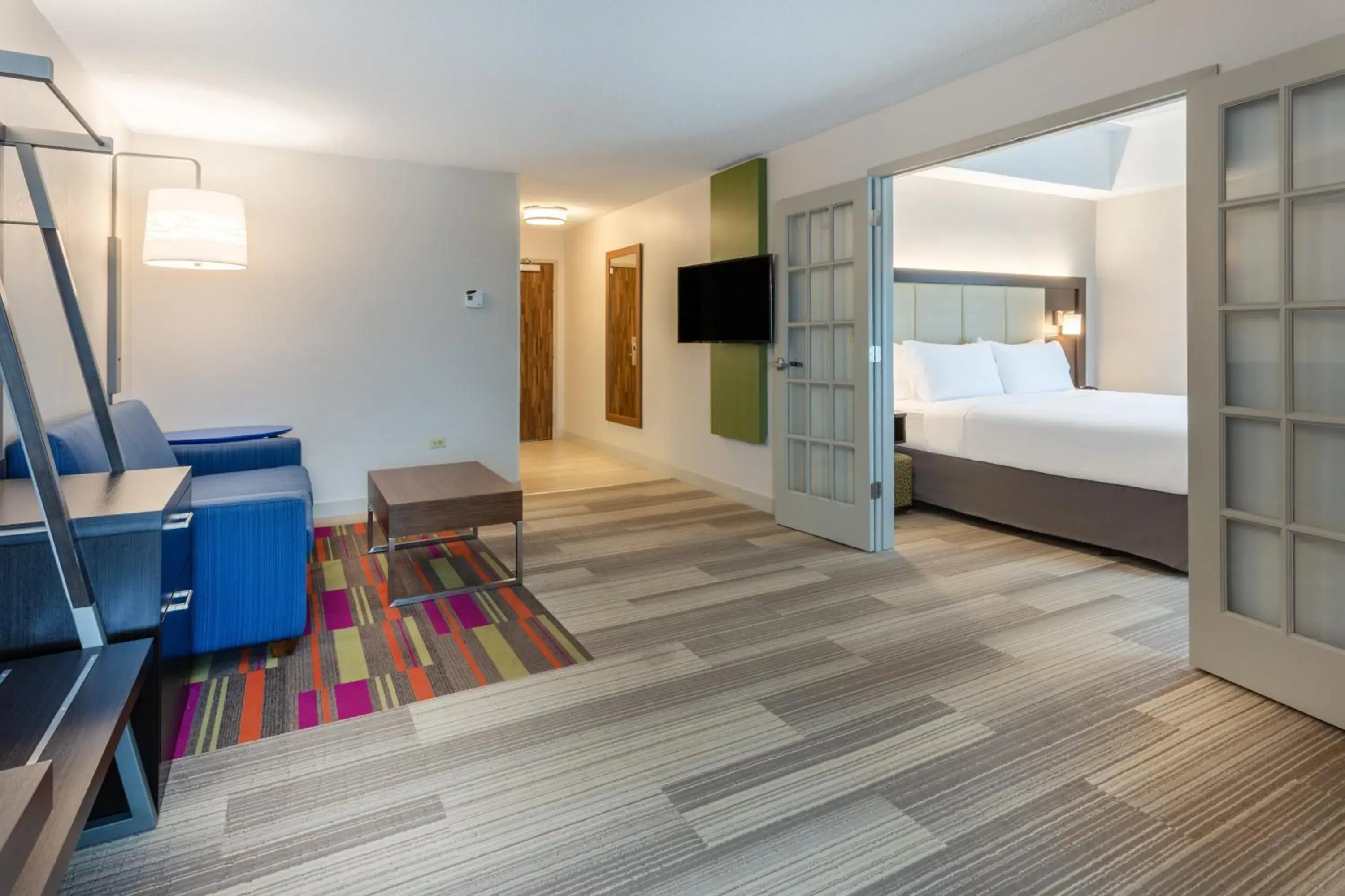 Photo of the whole room, Bed in Holiday Inn Express & Suites Chicago-Midway Airport by IHG Photo of the whole room, Bed in Holiday Inn Express & Suites Chicago-Midway Airport by IHG