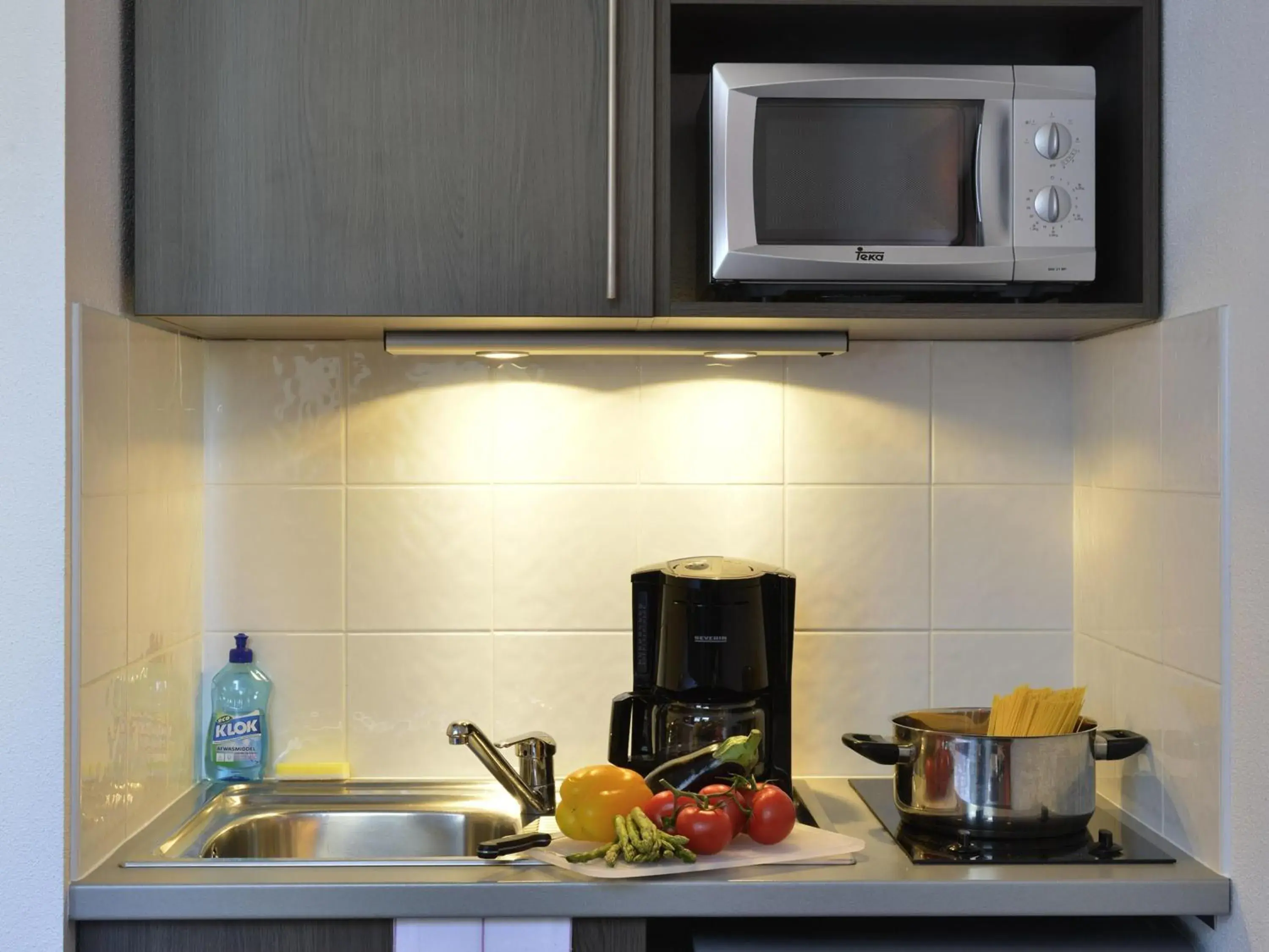 Bedroom in Aparthotel Adagio Access Toulouse St Cyprien Bedroom in Aparthotel Adagio Access Toulouse St Cyprien