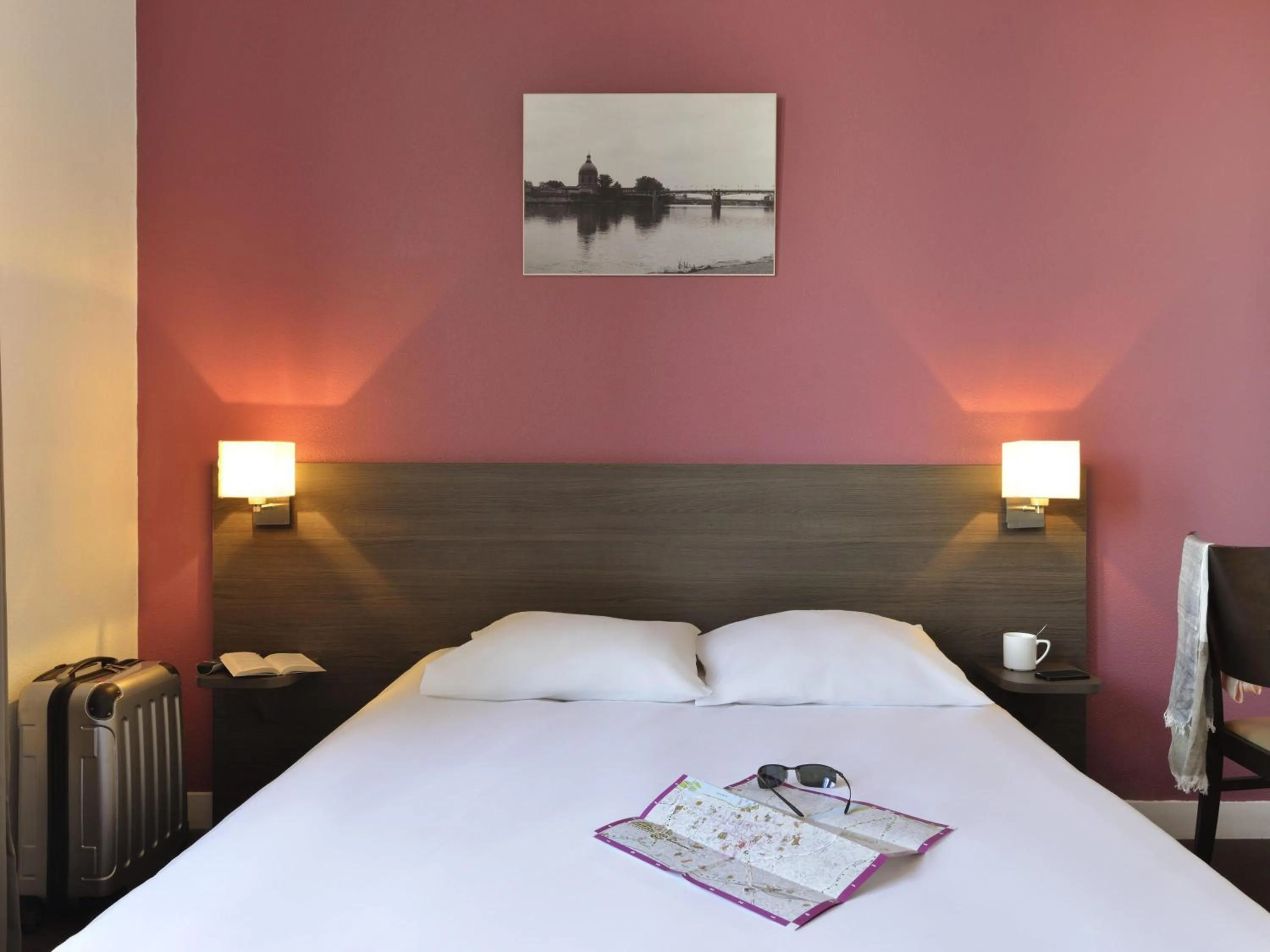 Bedroom, Bed in Aparthotel Adagio Access Toulouse St Cyprien