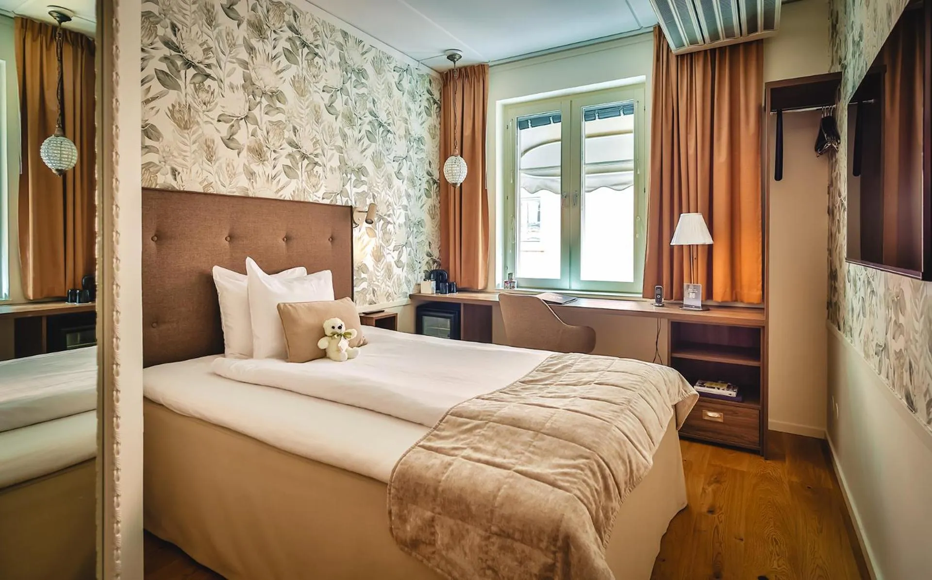 Photo of the whole room, Bed in Freys Hotel